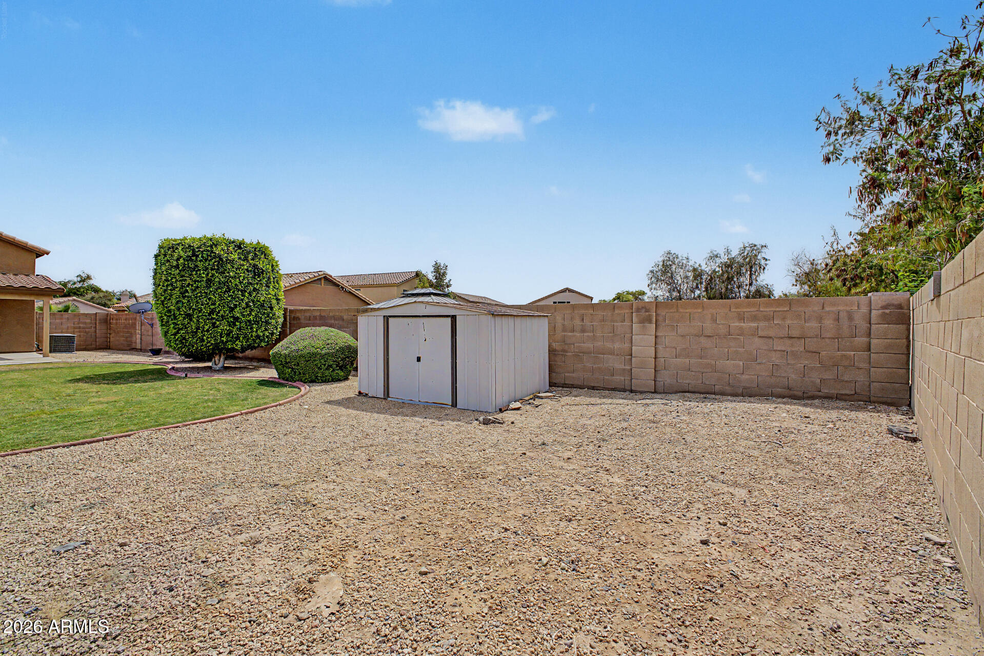 LAS BRISAS POINTE - Residential