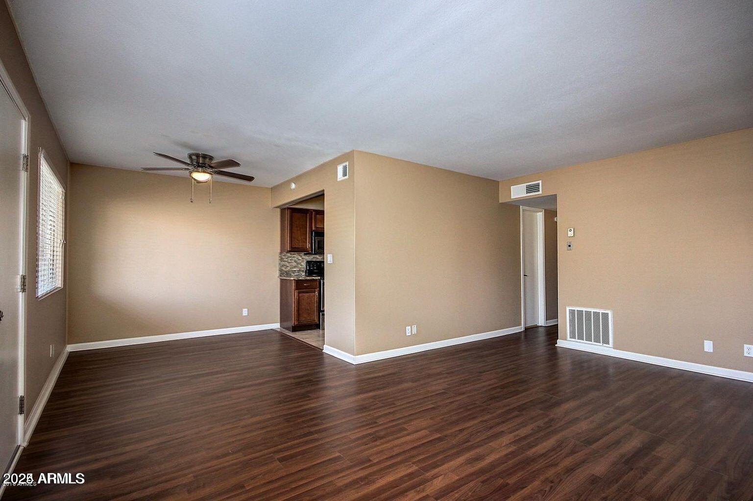 1702 W TUCKEY Lane 111