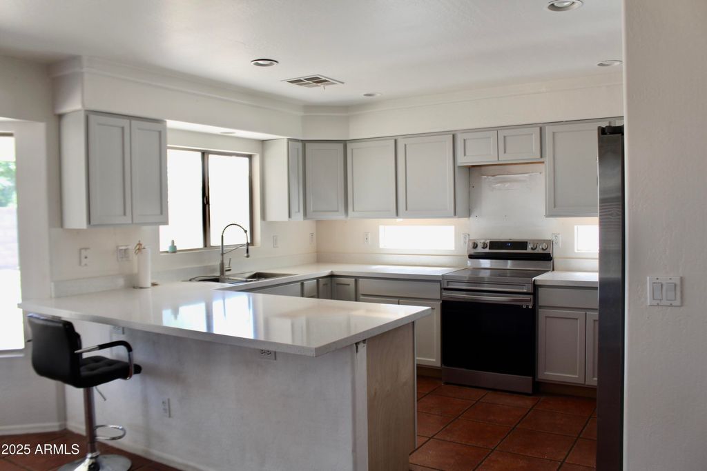 Photo of 7767 W Stella Avenue, Glendale, AZ 85303 (MLS # 6928374)