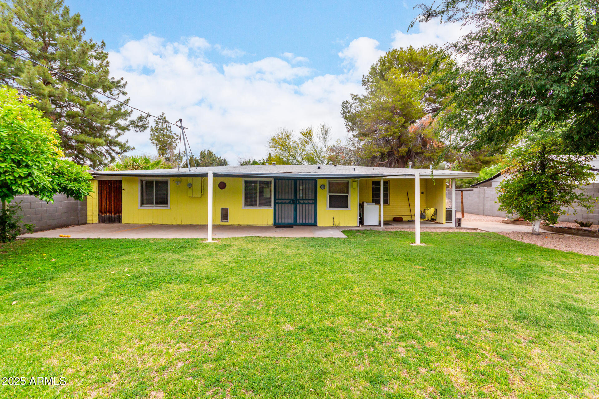 1609 E WILLIAMS Street