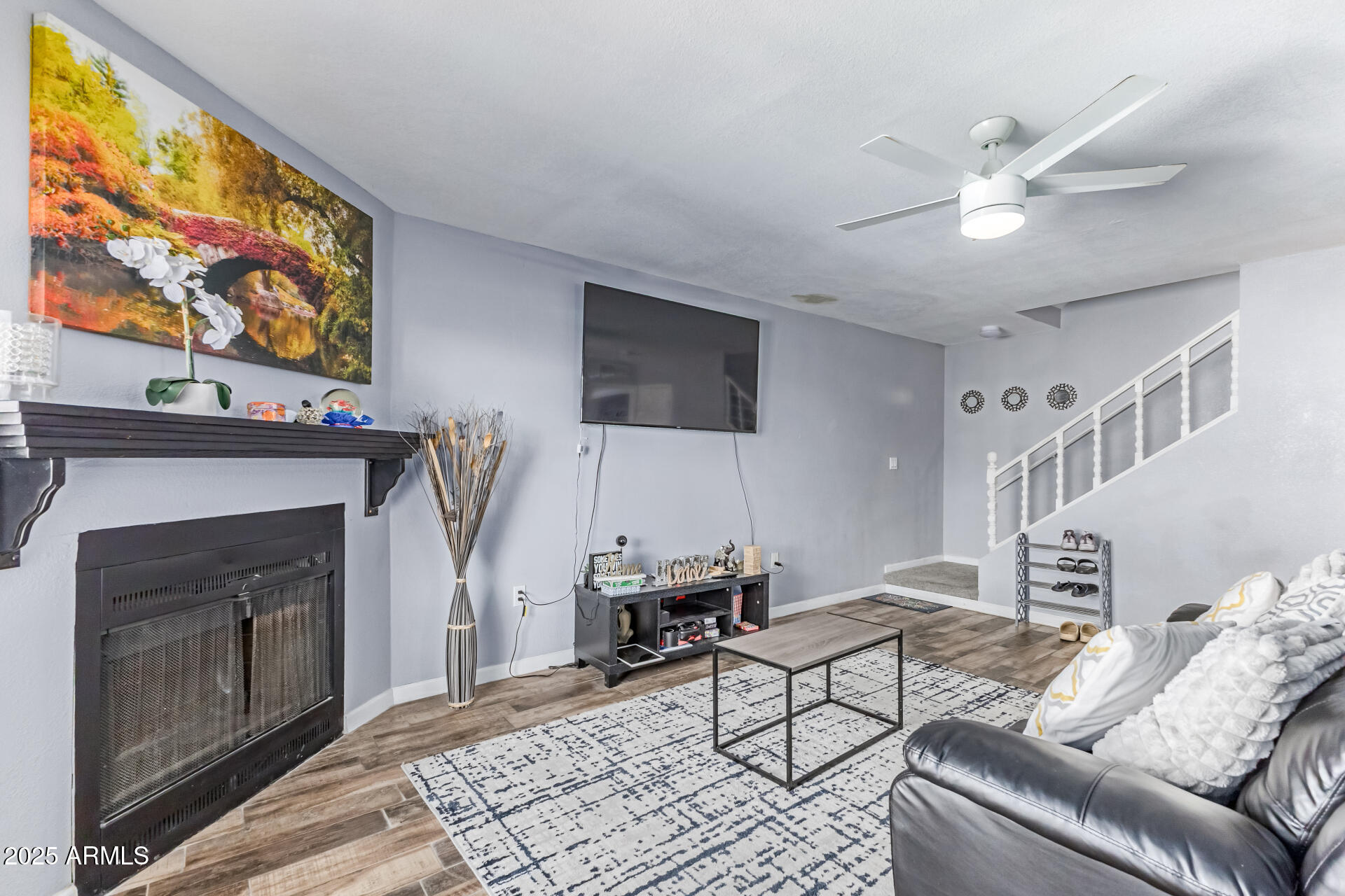 3001 E GRANDVIEW Road 2