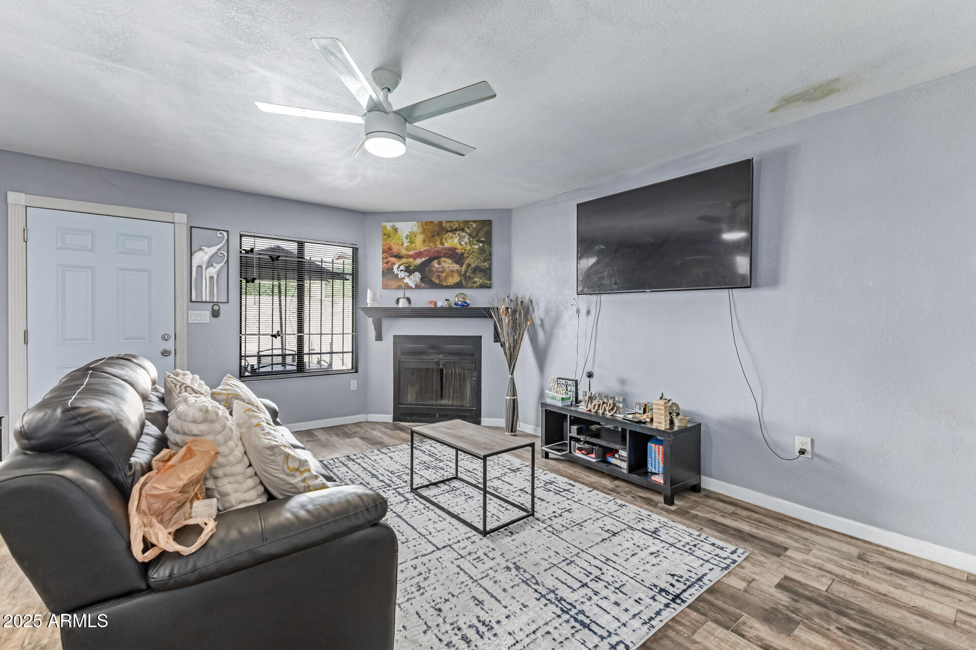 3001 E GRANDVIEW Road 2