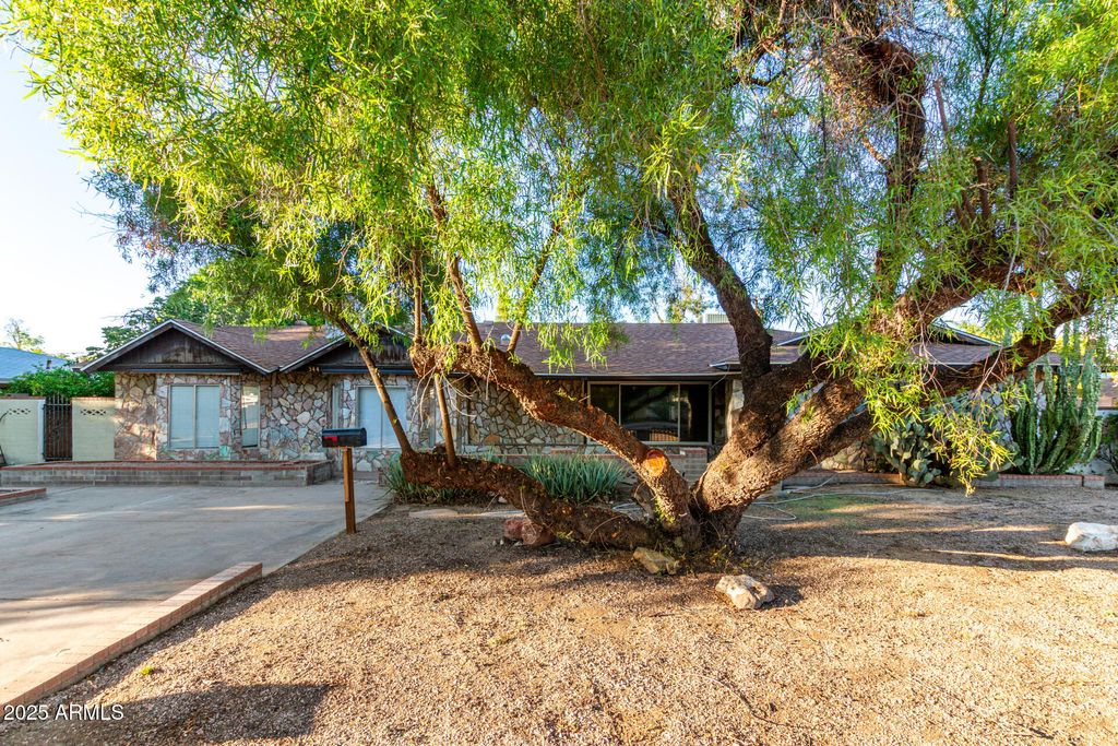 Photo of 344 E Aepli Drive, Tempe, AZ 85282 (MLS # 6927663)