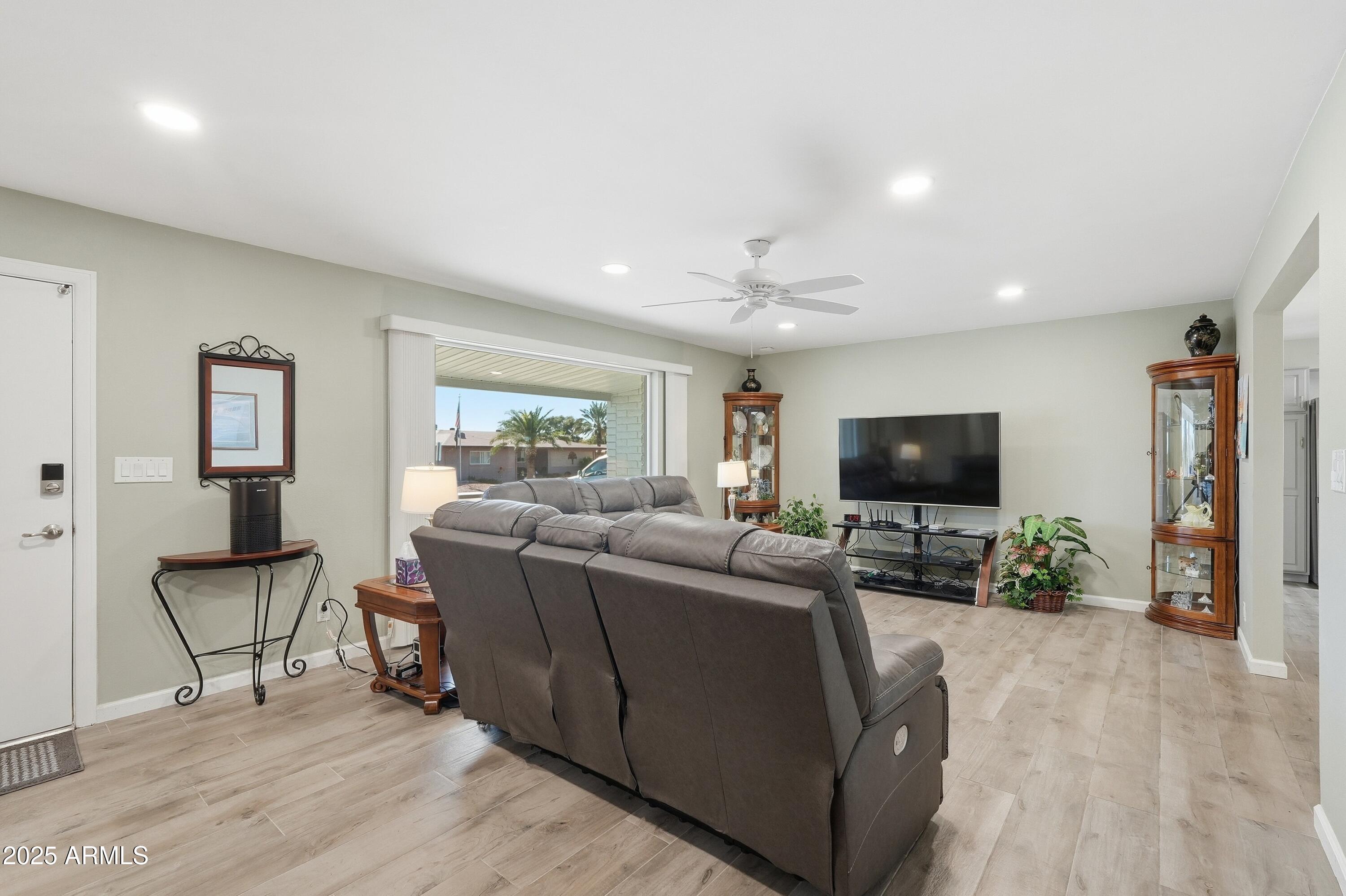 5840 E BILLINGS Street