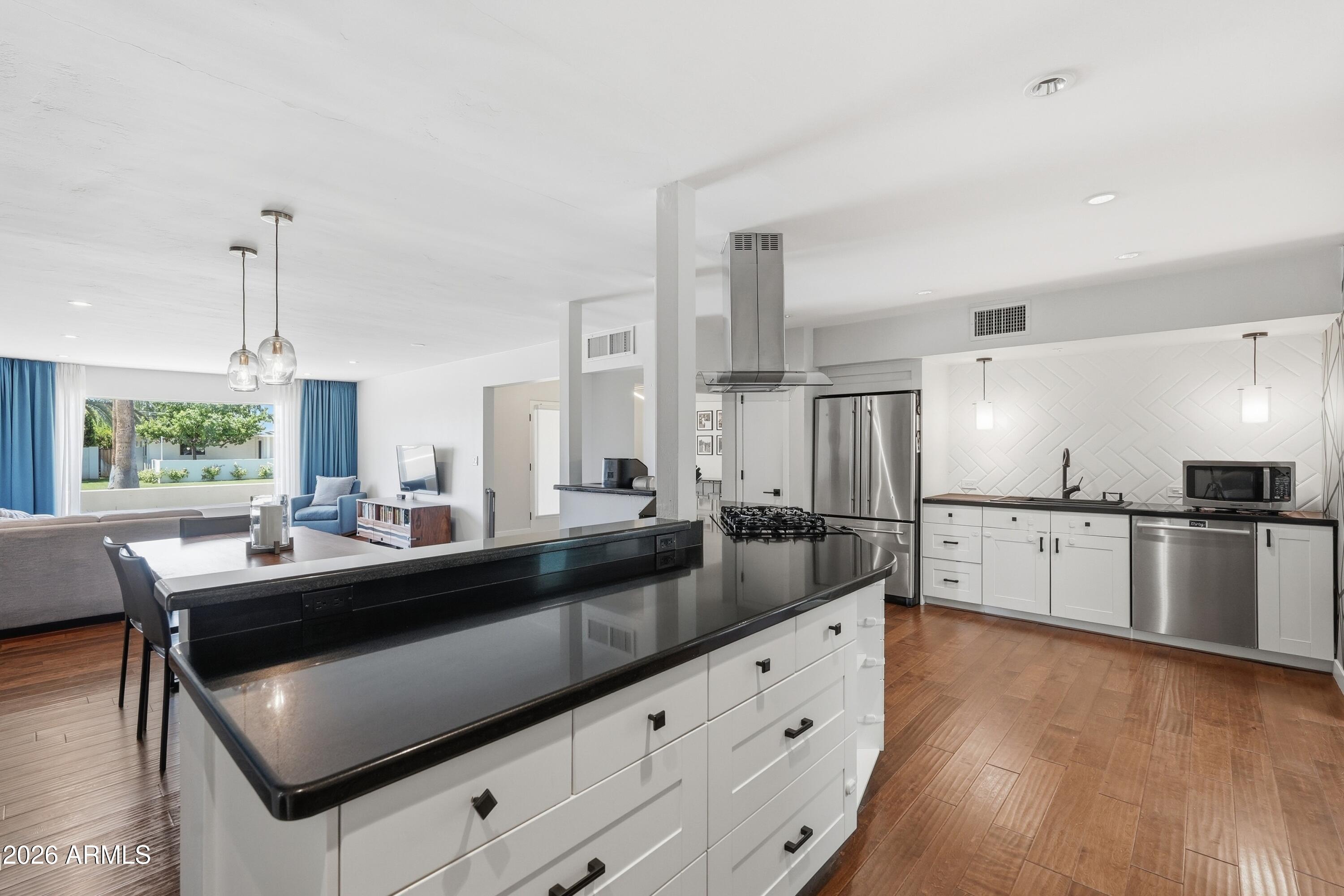 PALMS PARKWAY 1 - Residential