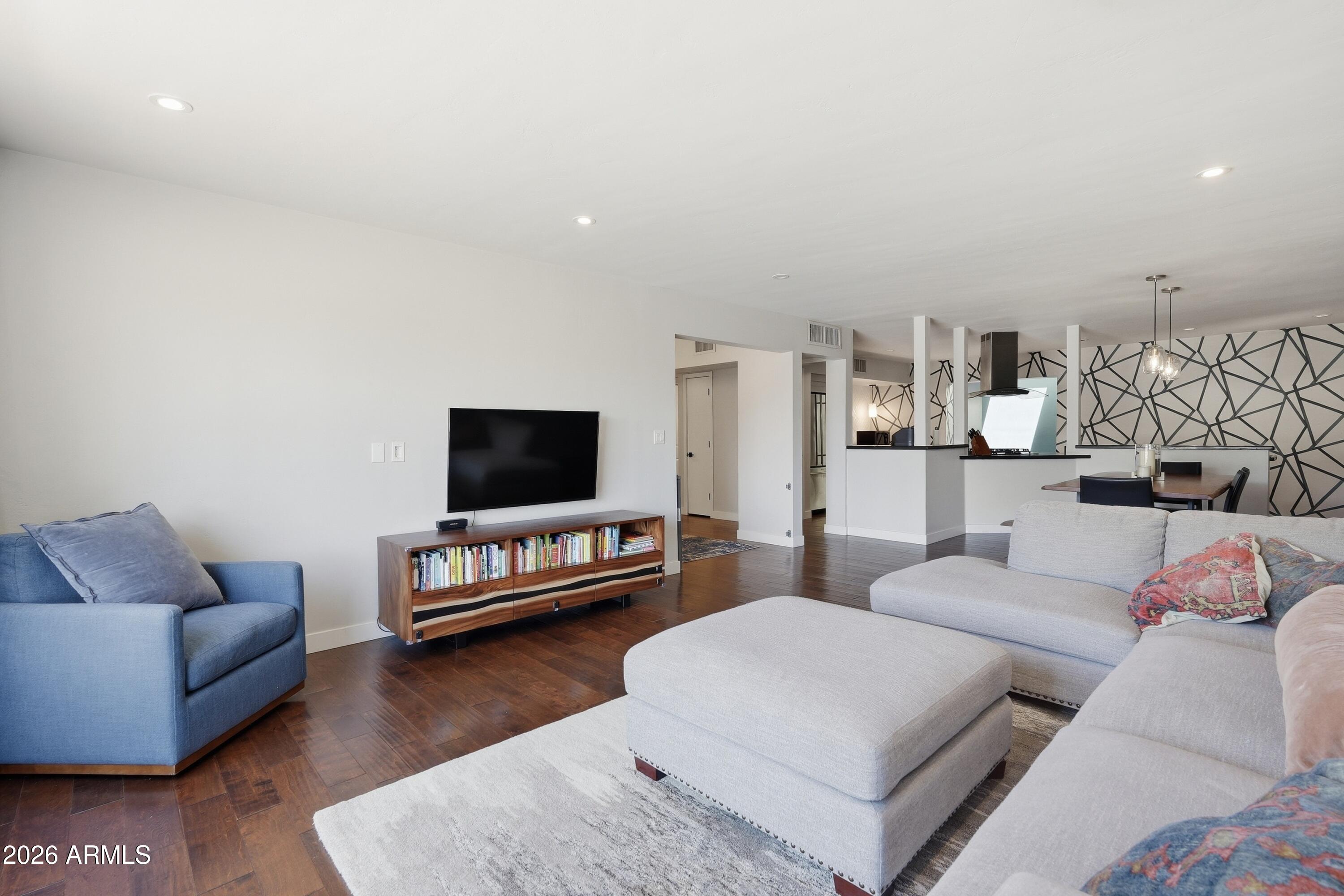 PALMS PARKWAY 1 - Residential