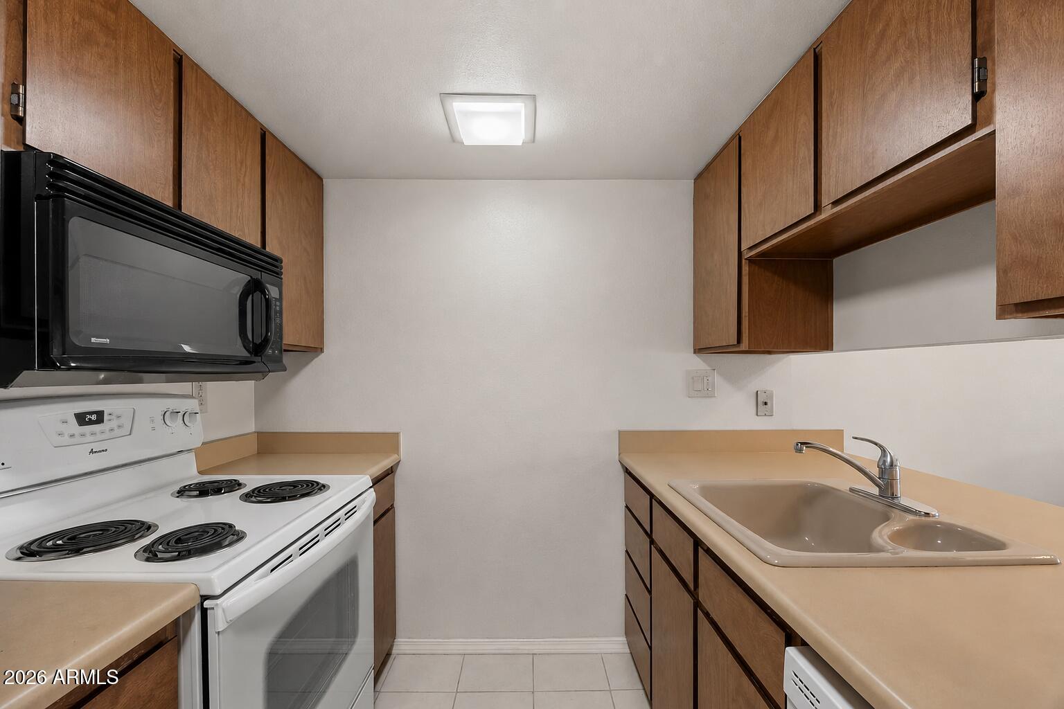 3033 E Devonshire Avenue 3015