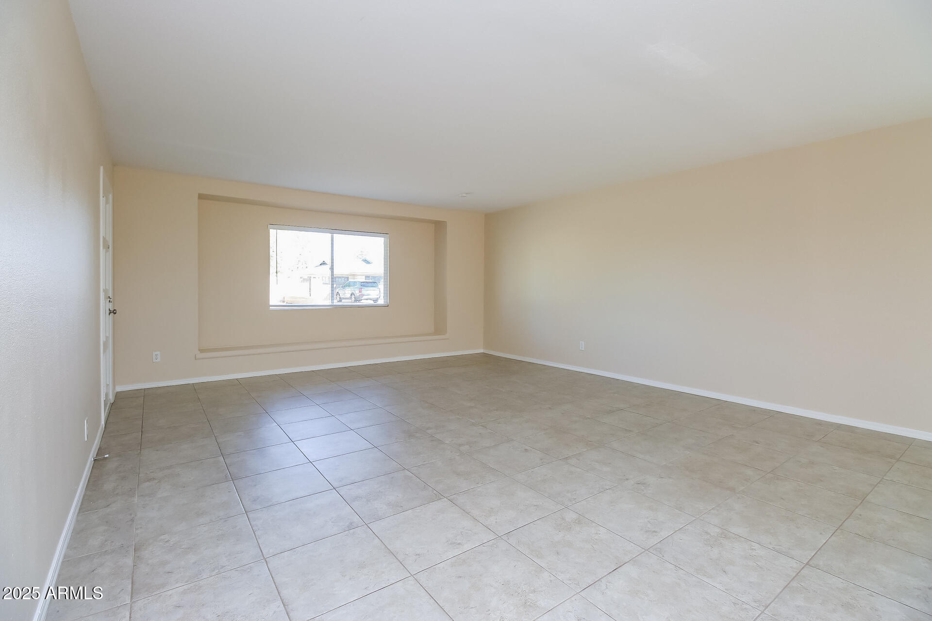 8227 E HEATHERBRAE Drive