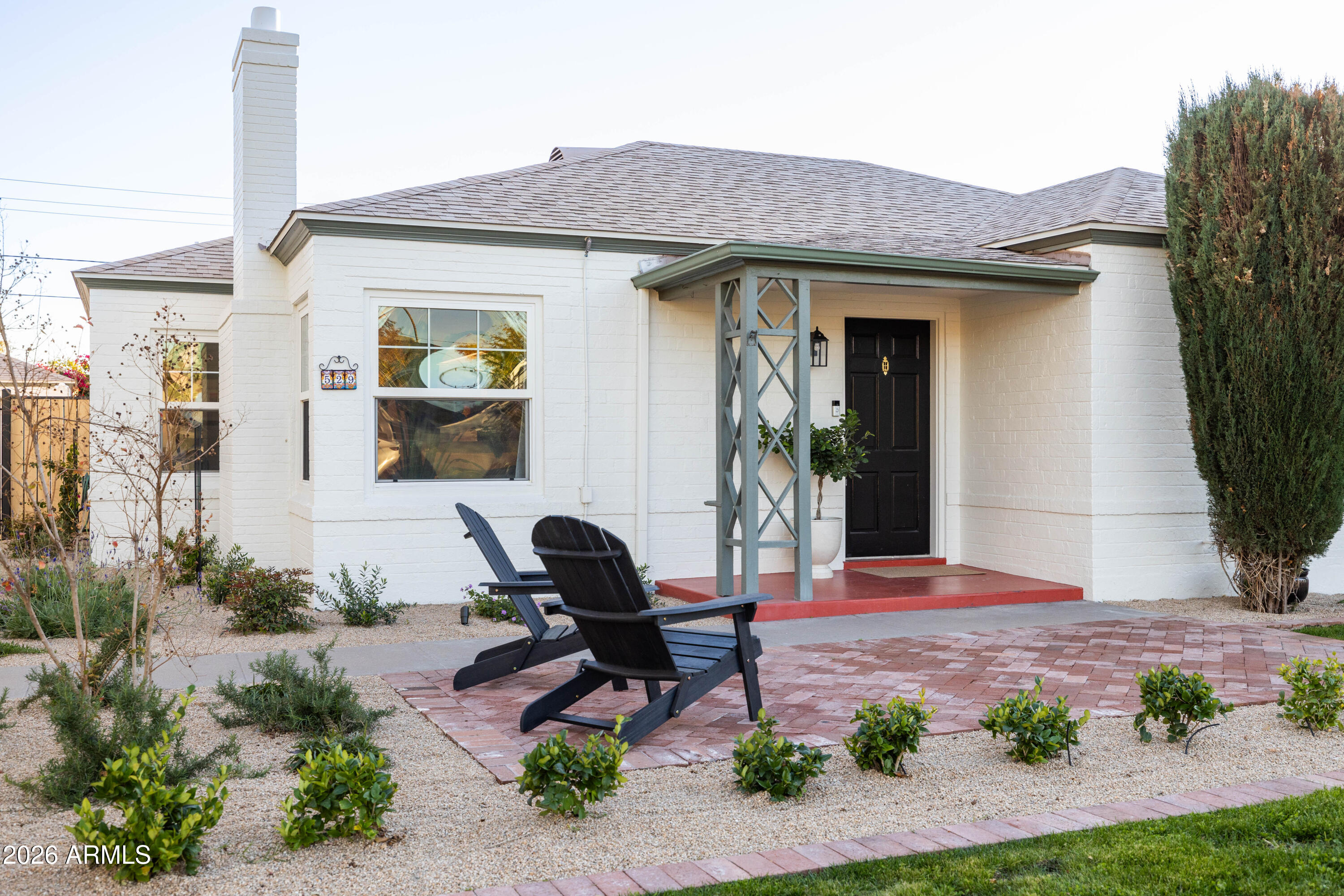 529 W CAMBRIDGE Avenue