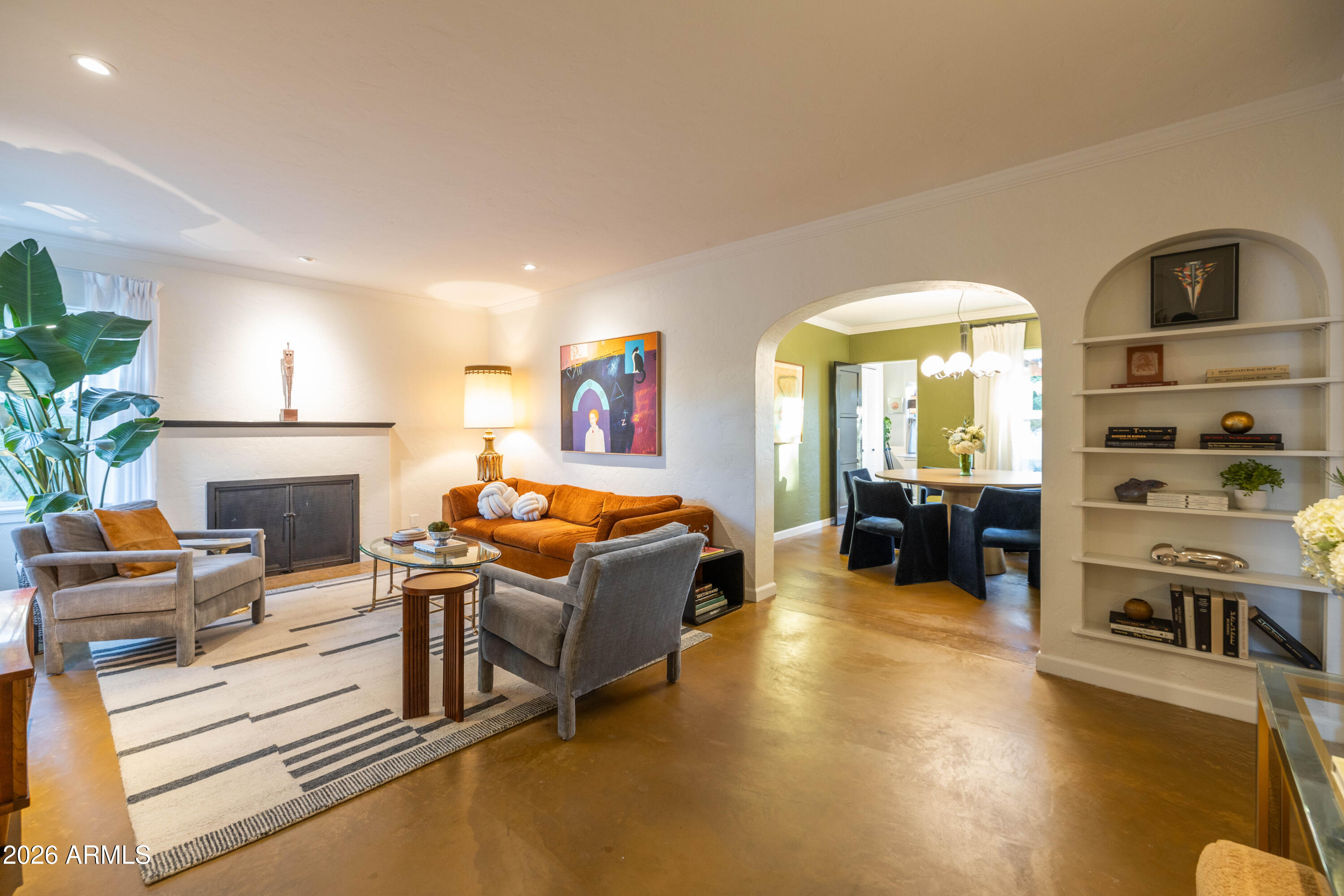 529 W CAMBRIDGE Avenue