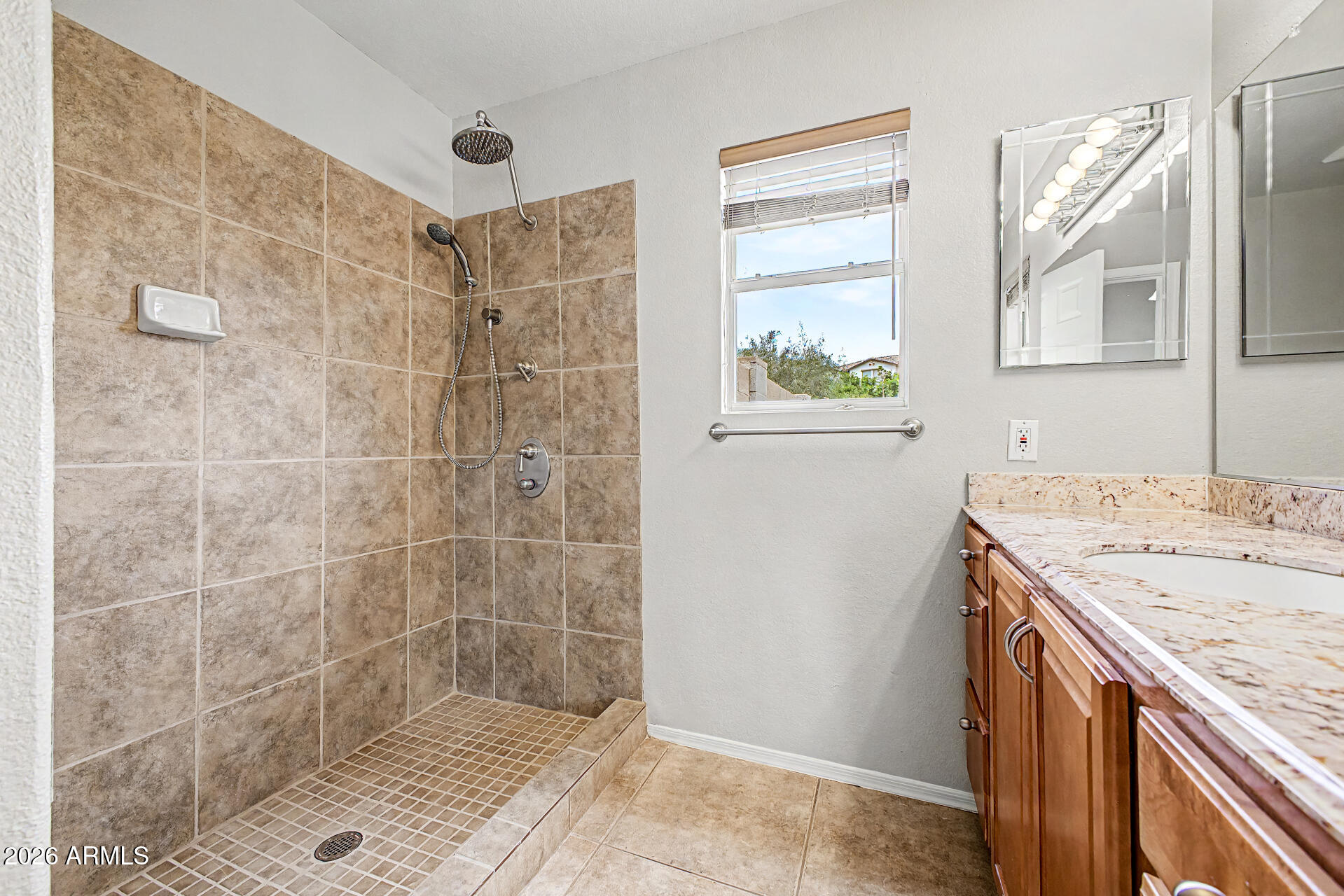 119 S COMANCHE Drive