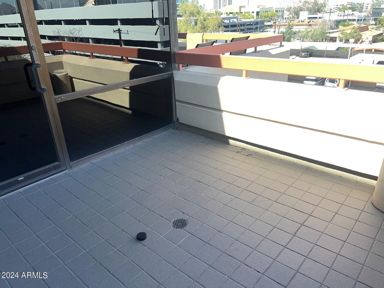 202 E EARLL Drive 425-C