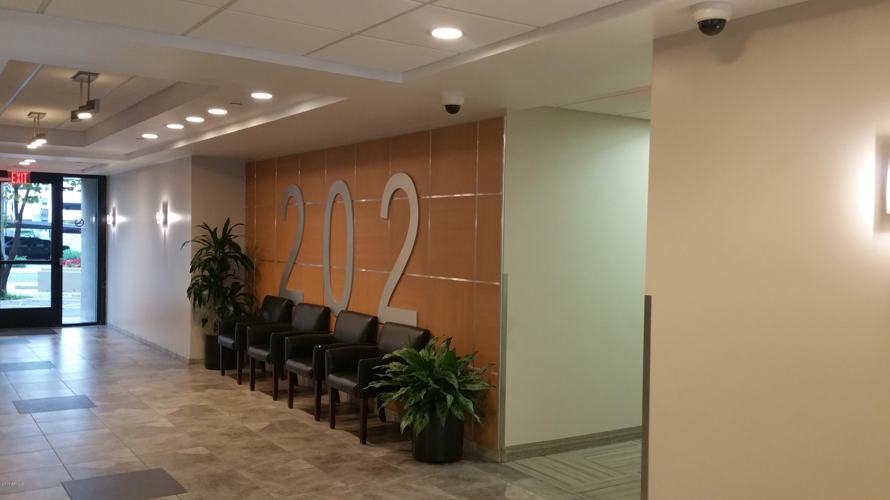 202 E EARLL Drive 425-C