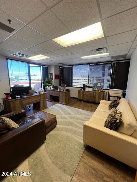 Photo of 202 E Earll Drive #425-C, Phoenix, AZ 85012 (MLS # 6676645)