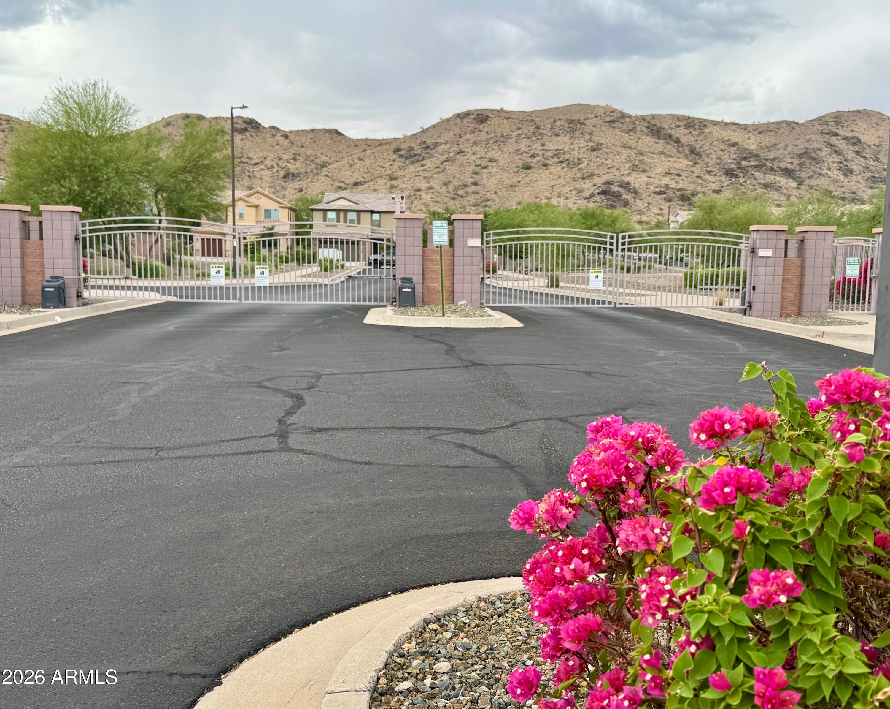 3921 E Sophie Lane