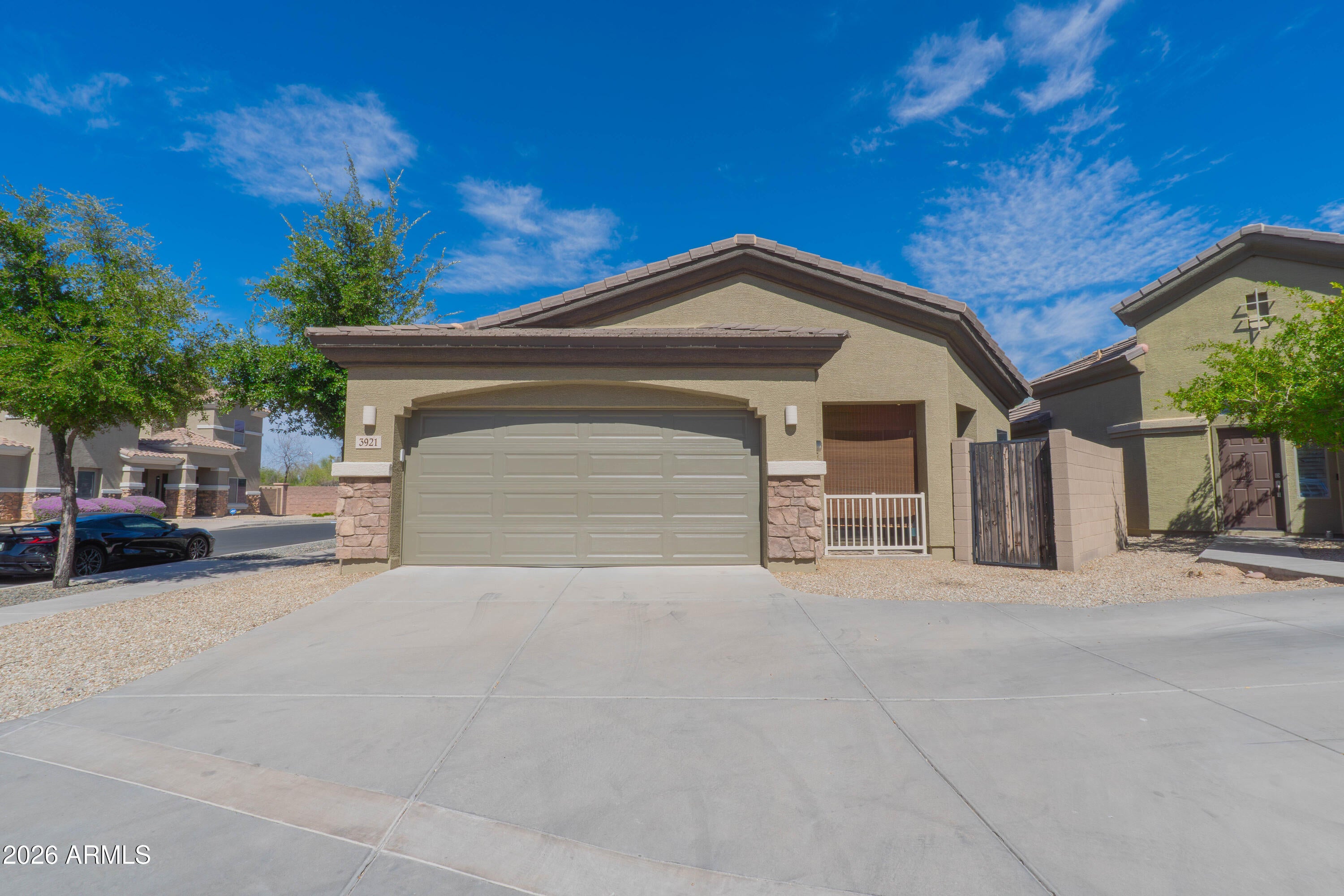 3921 E Sophie Lane