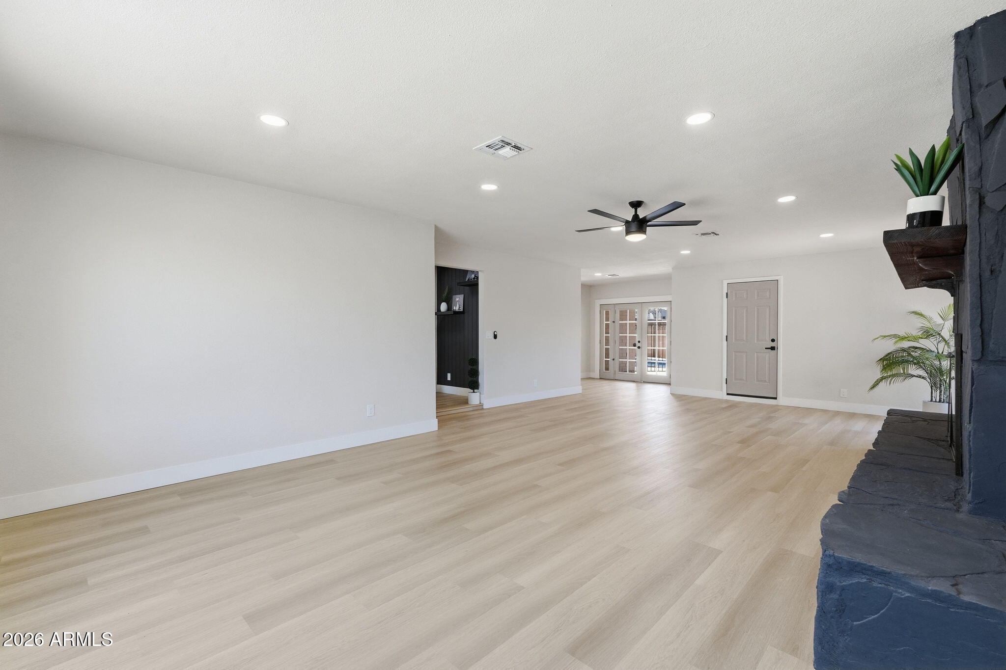 2617 W LAWRENCE Road