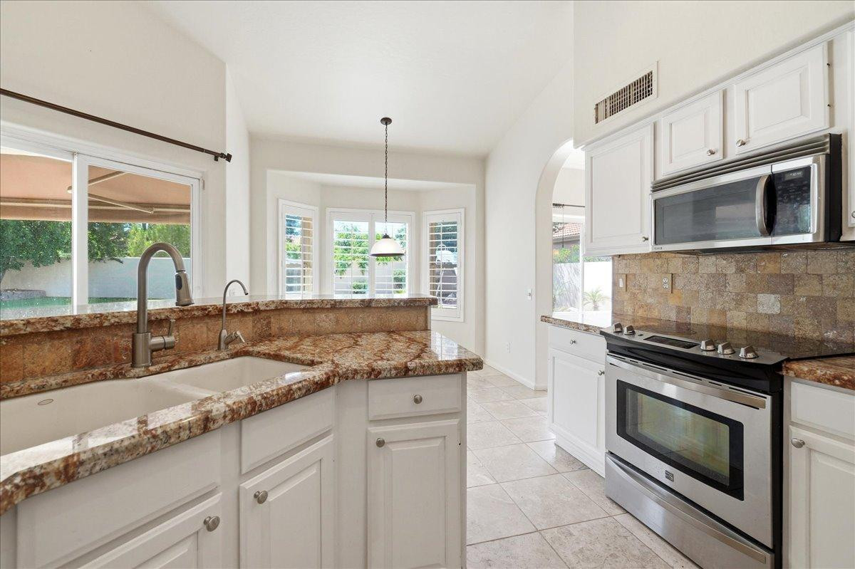 2207 E Tahitian Way