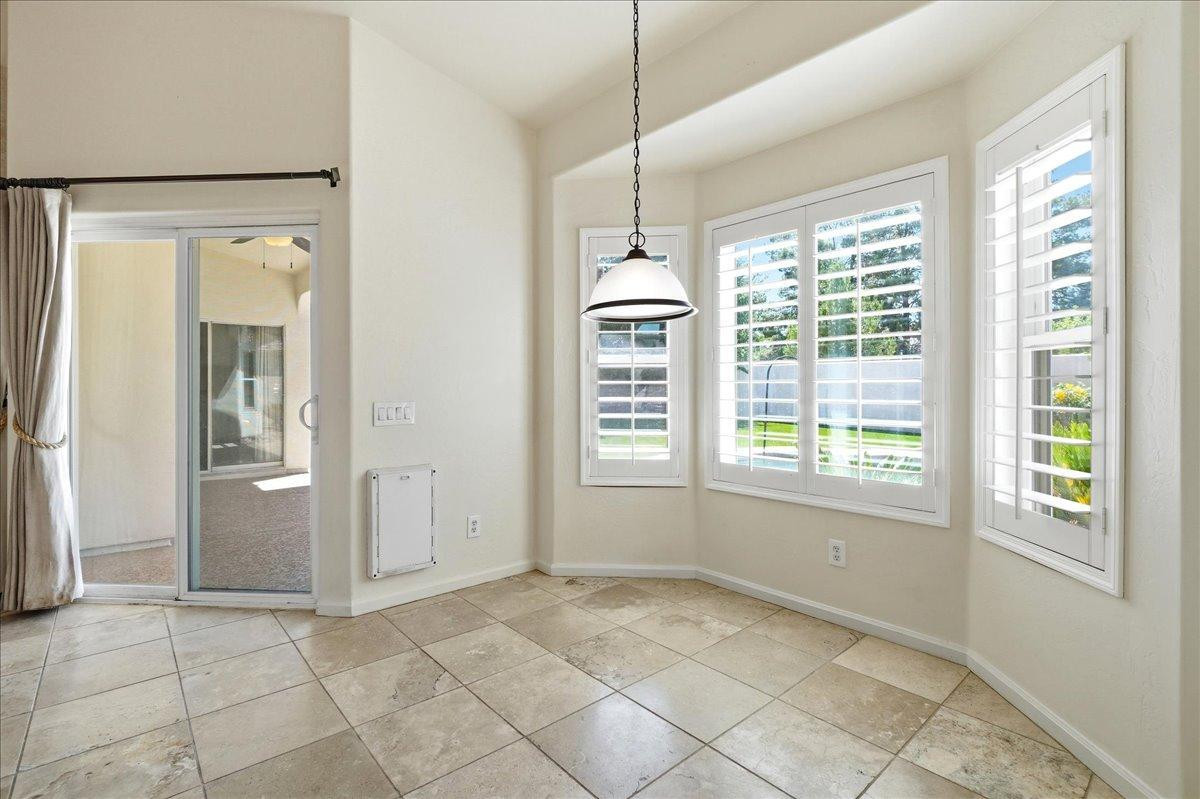 2207 E Tahitian Way