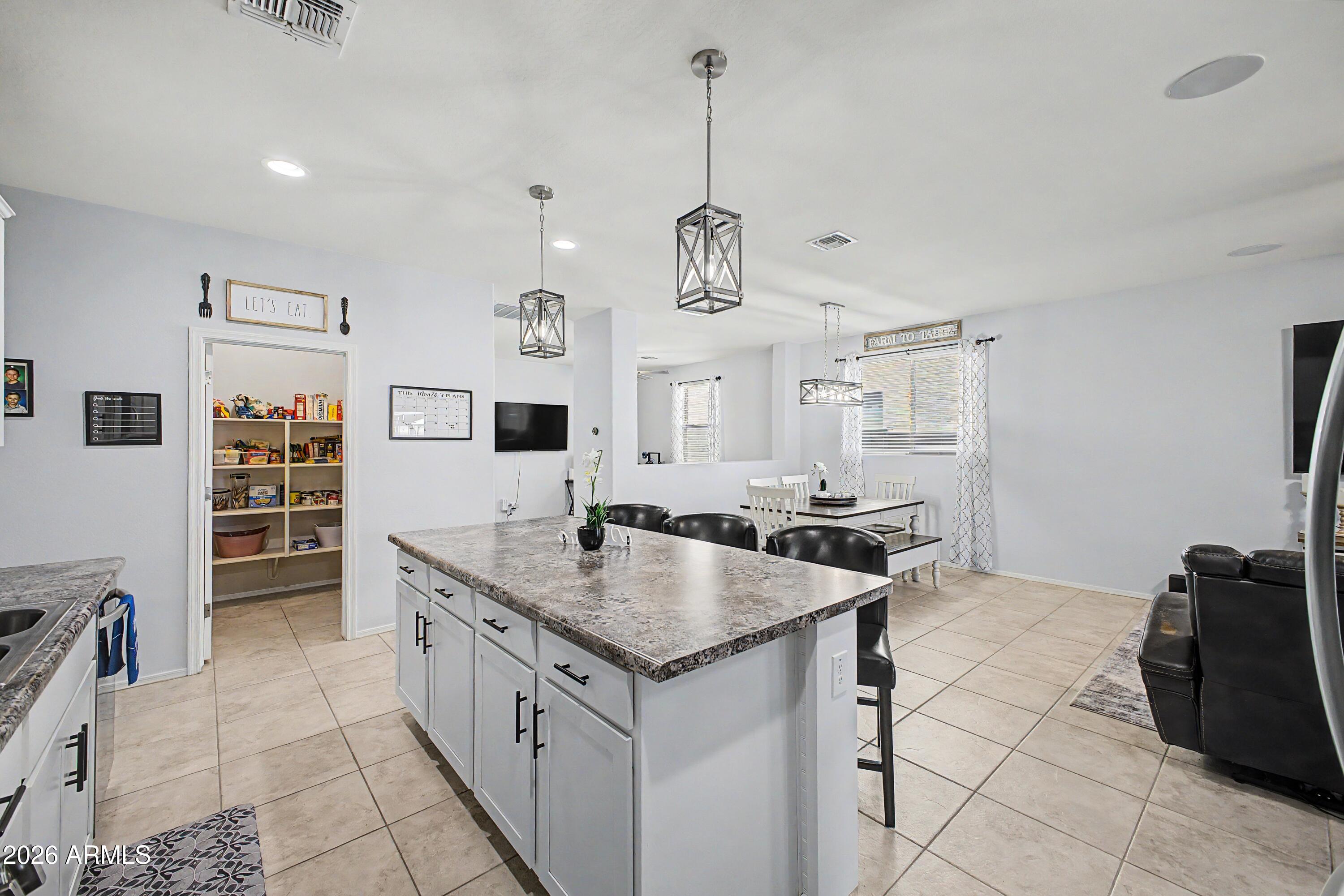 21547 W ASHLEIGH MARIE Street