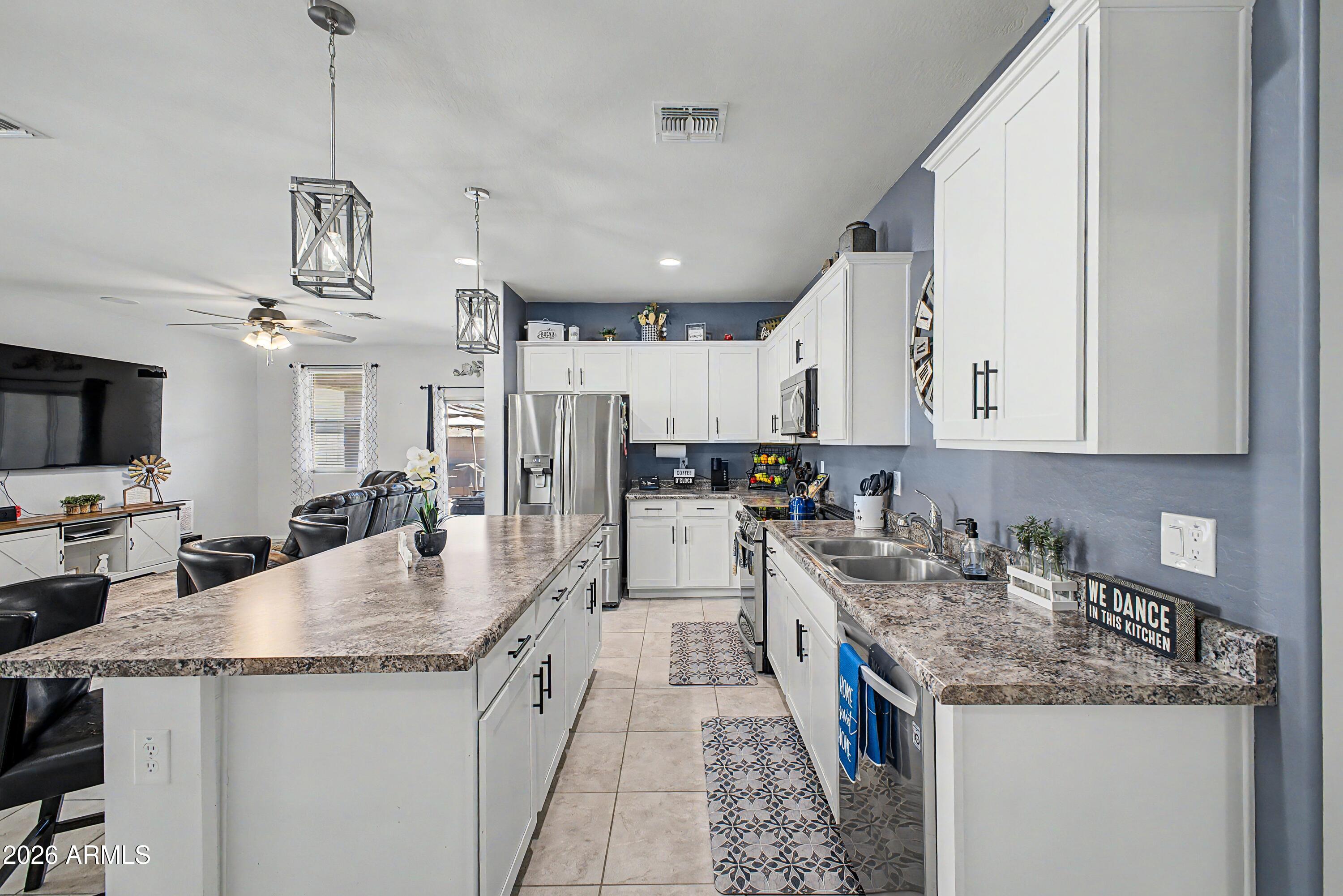 21547 W ASHLEIGH MARIE Street