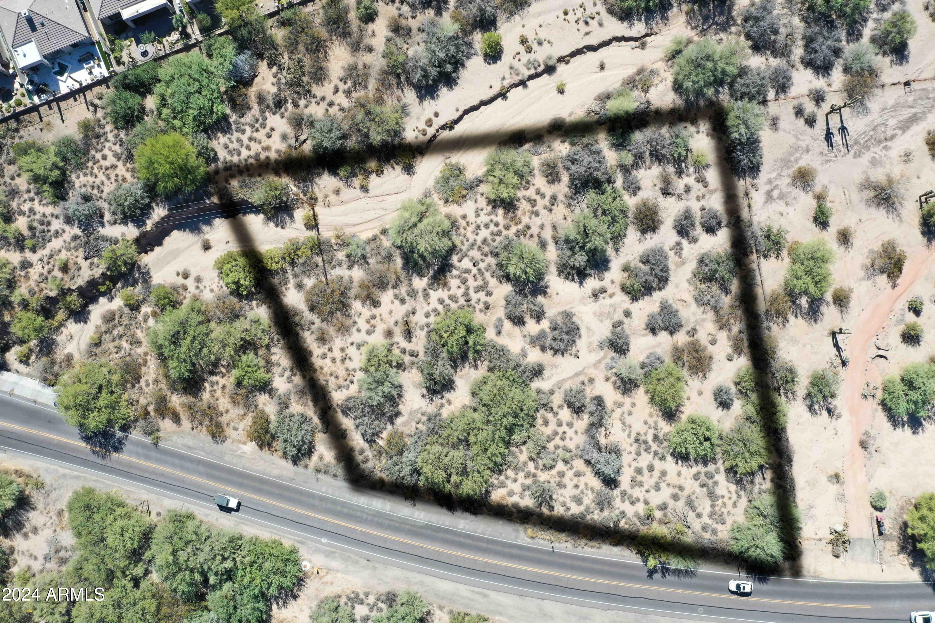 6839 E CAREFREE Highway -