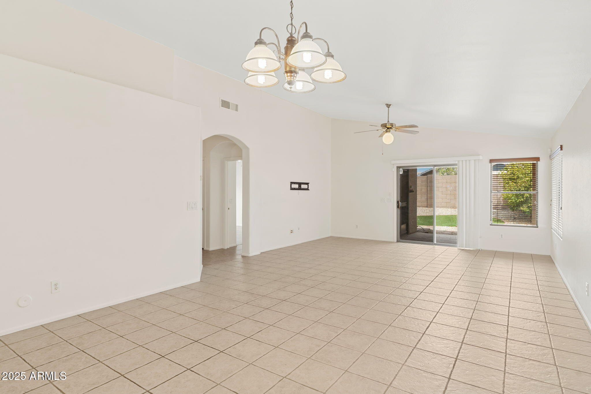2408 W OBERLIN Way