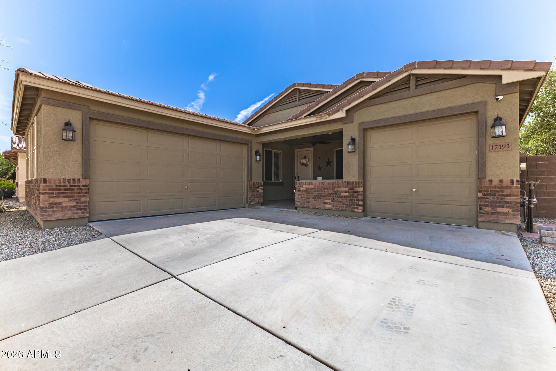17193 W GAMBIT Trail