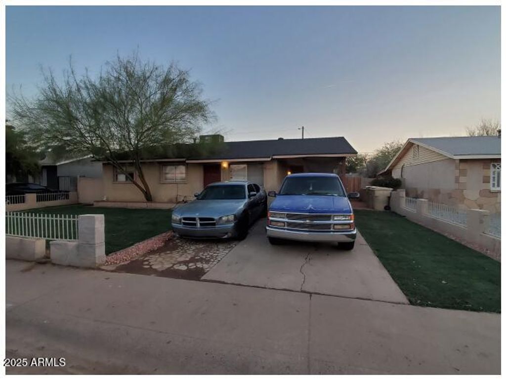 Photo of 6525 W Peck Drive, Glendale, AZ 85301 (MLS # 6951826)