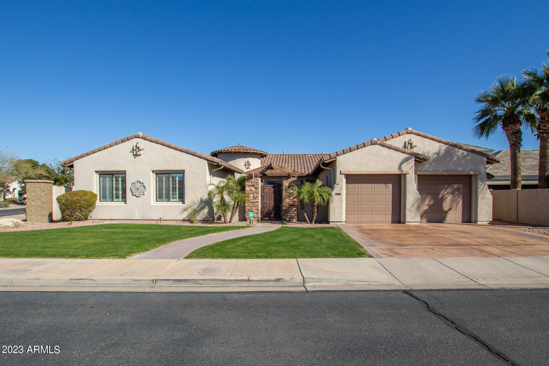 885 W PALO BREA Drive