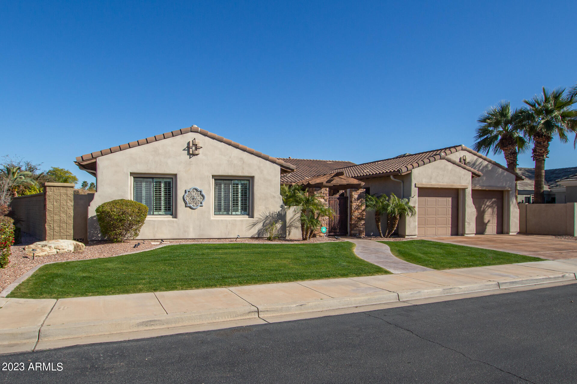 885 W PALO BREA Drive