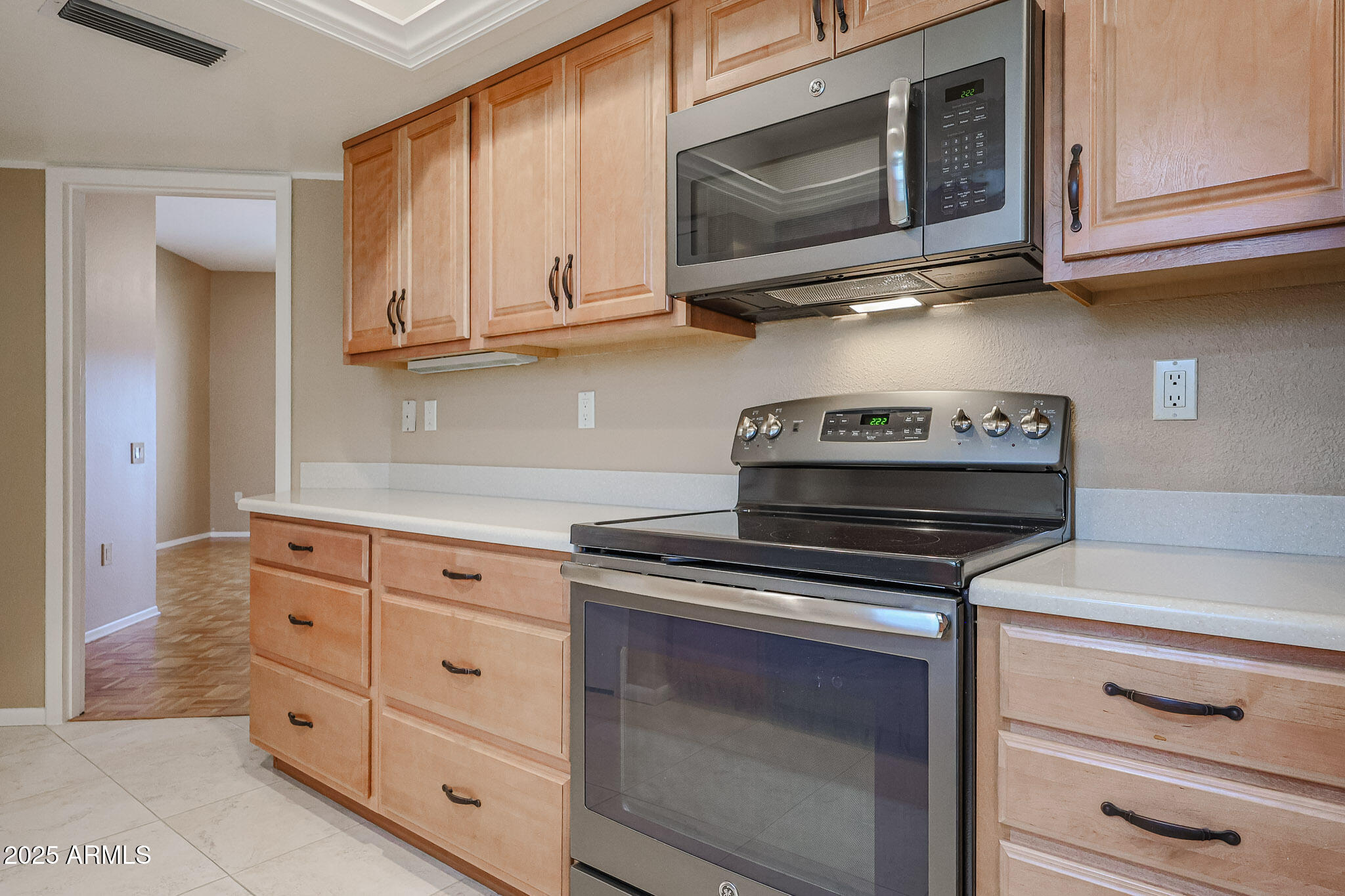 10433 W HUTTON Drive