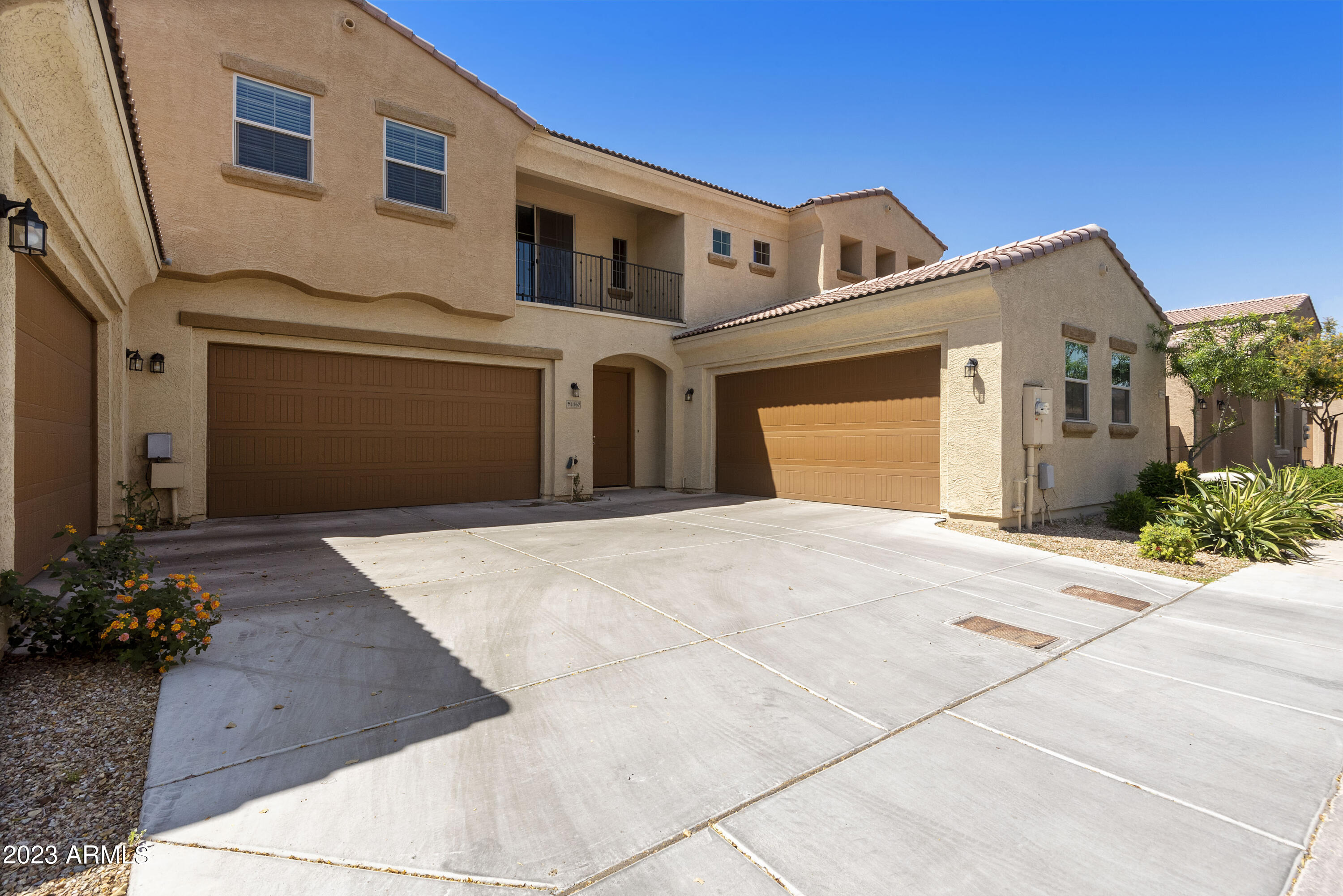 1367 S COUNTRY CLUB Drive 1167