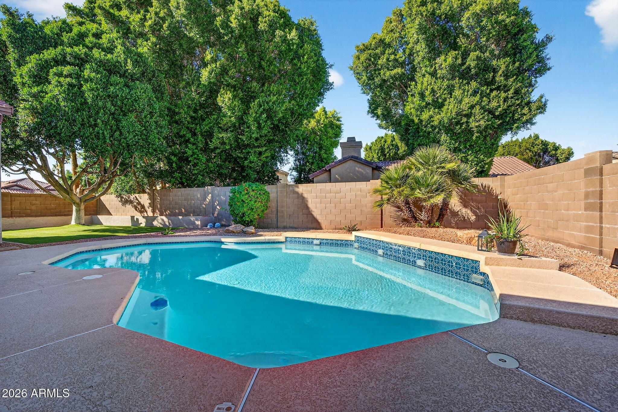 1162 W CHILTON Avenue