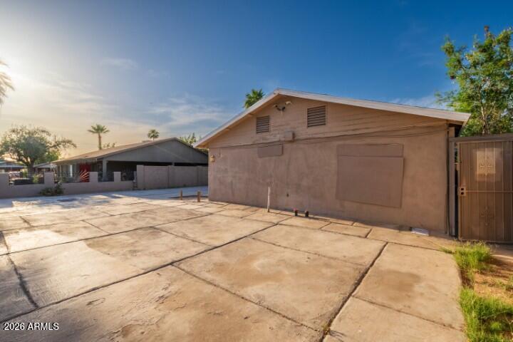 1312 W SUNLAND Avenue