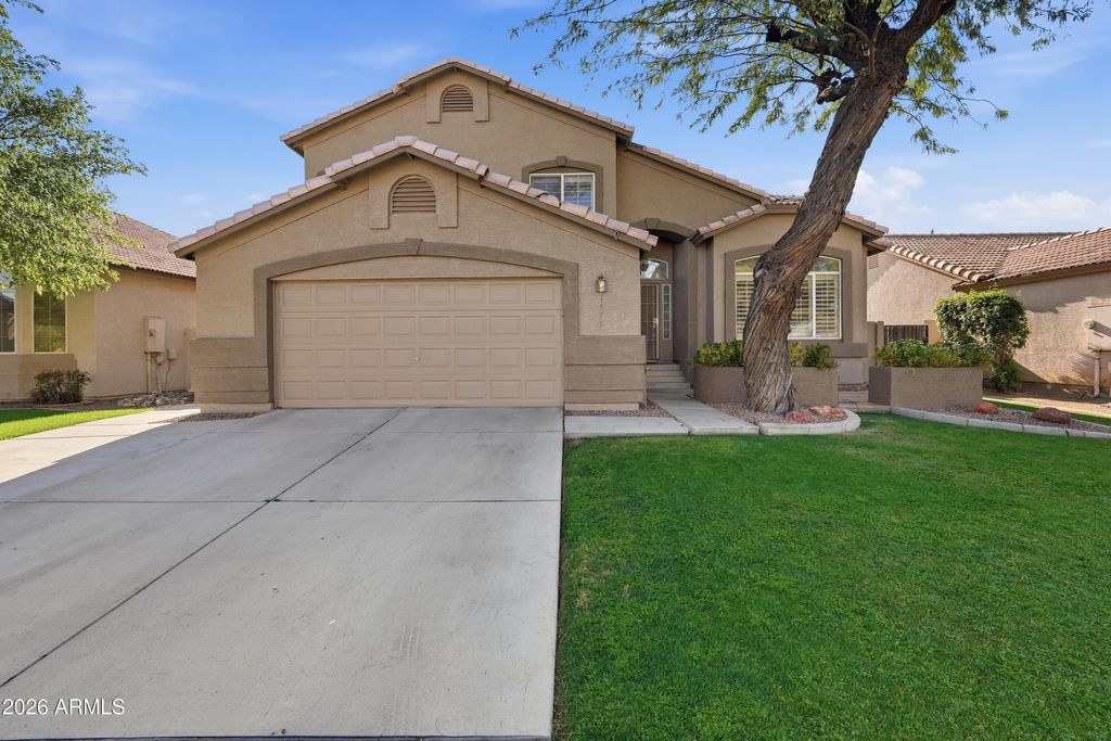 Photo of 1571 S Monterey Street, Gilbert, AZ 85233 (MLS # 6998310)