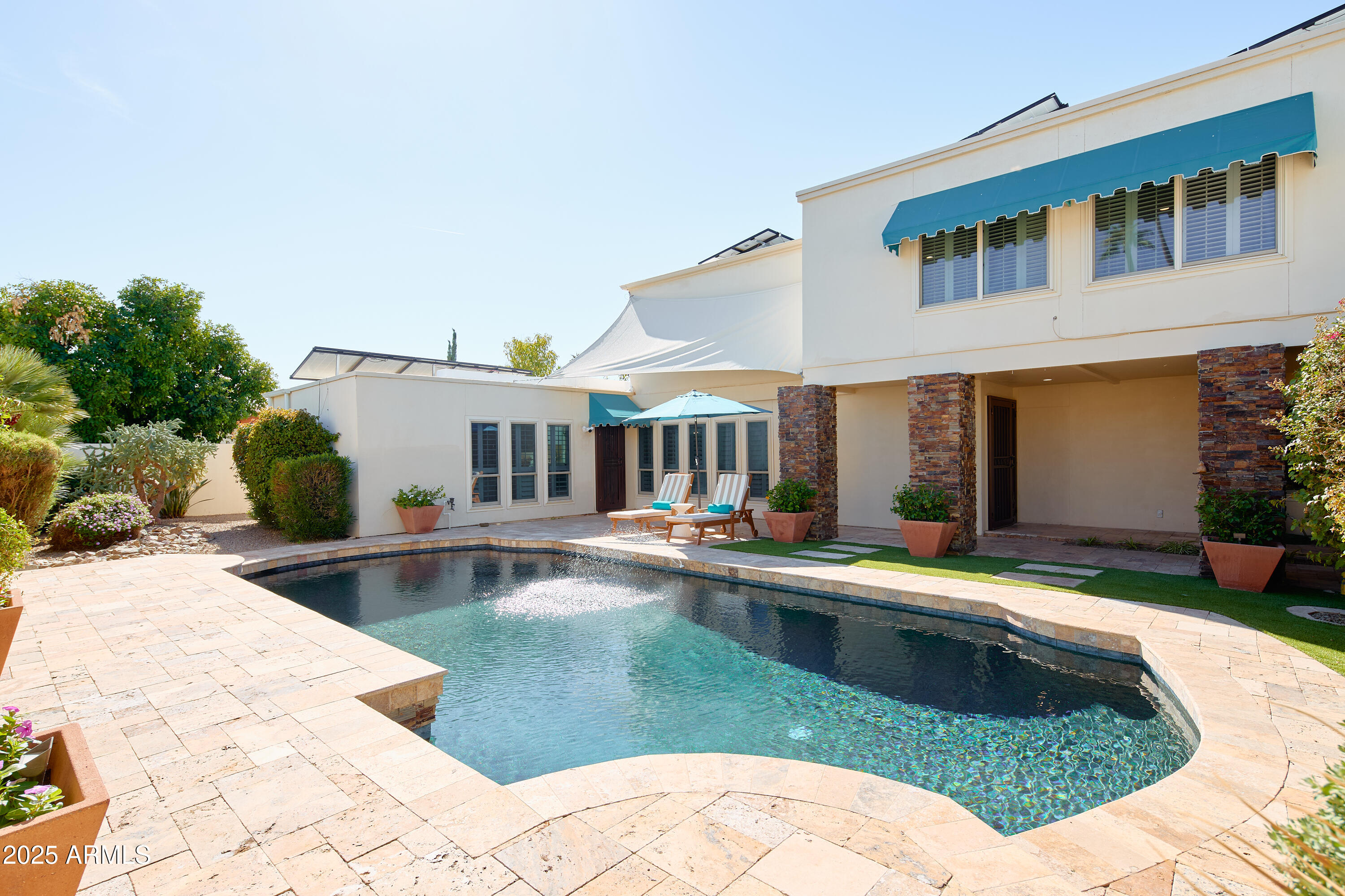 8637 E VIA DE LA ESCUELA --