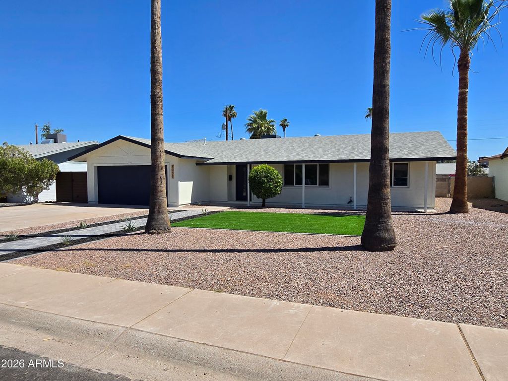 Photo of 1031 E Lilac Drive, Tempe, AZ 85288 (MLS # 7026775)