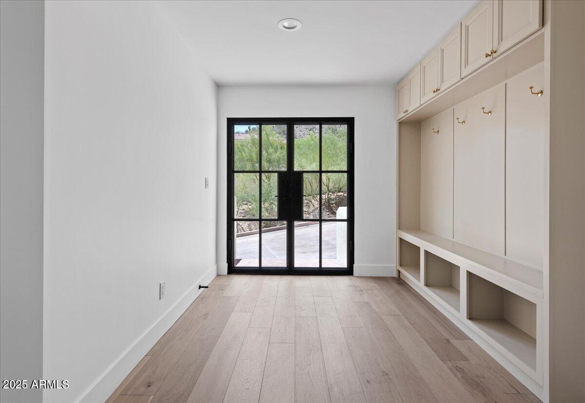 3800 E LINCOLN Drive 54