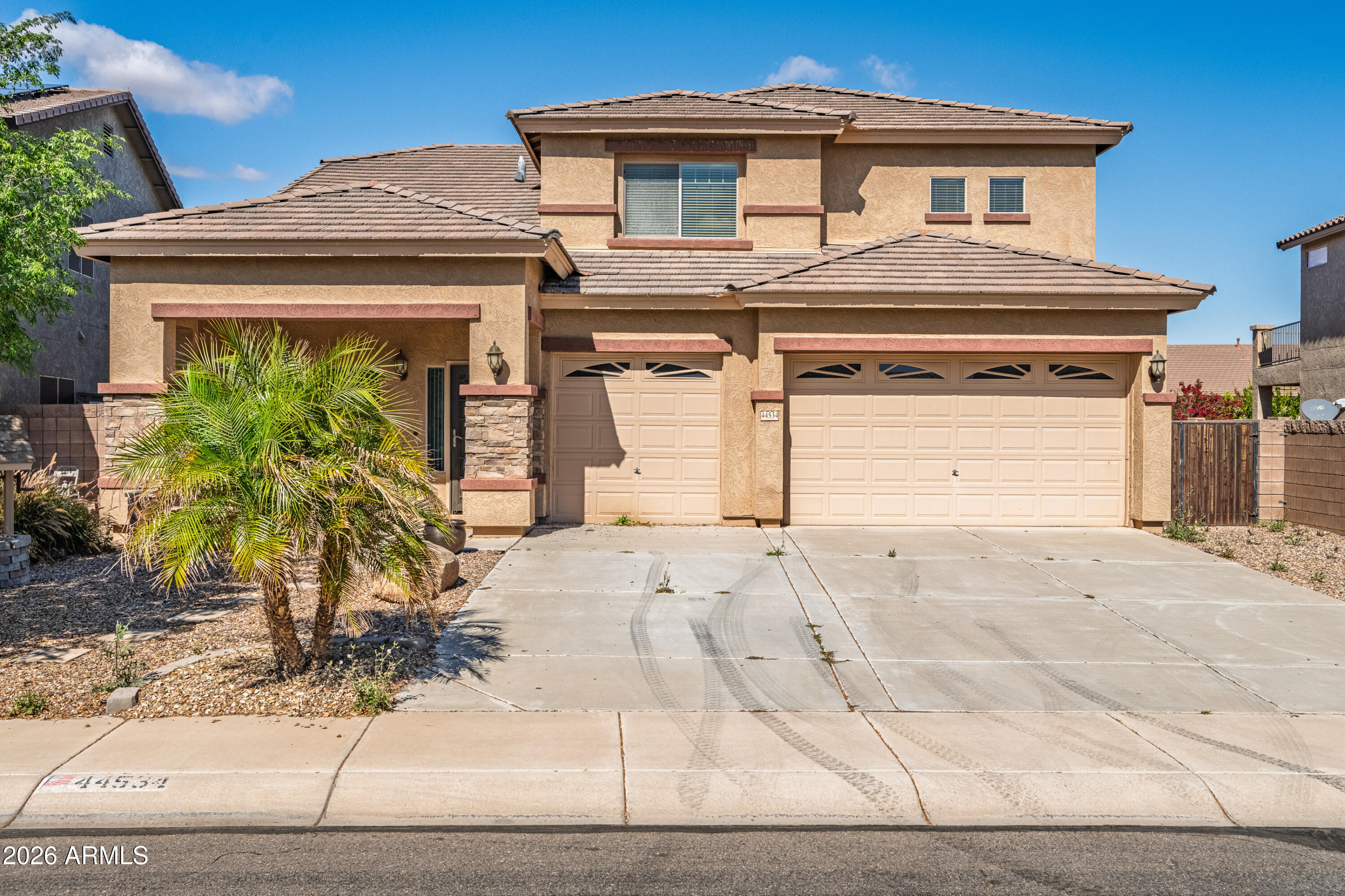 44534 W VINEYARD Street