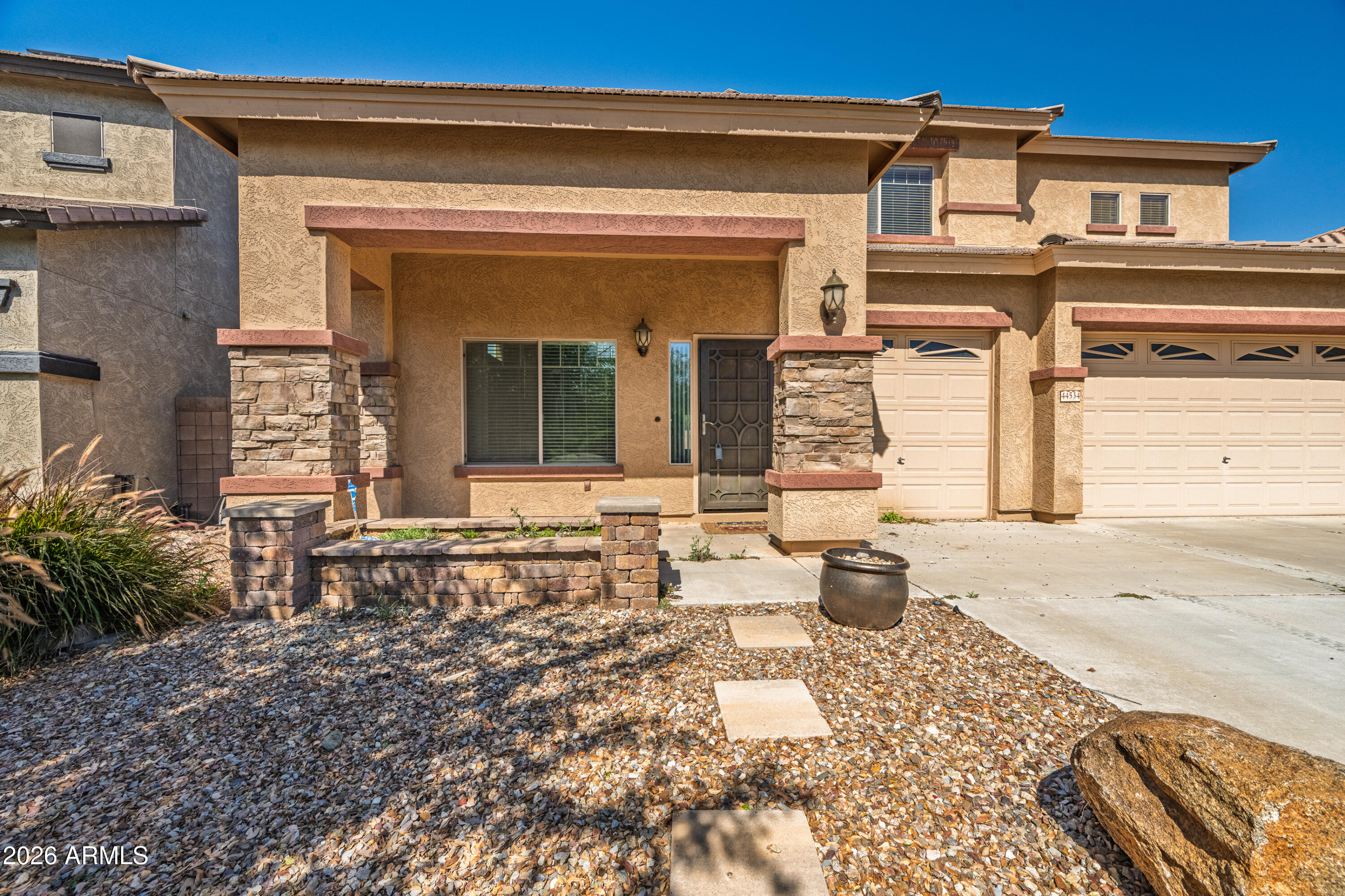 44534 W VINEYARD Street