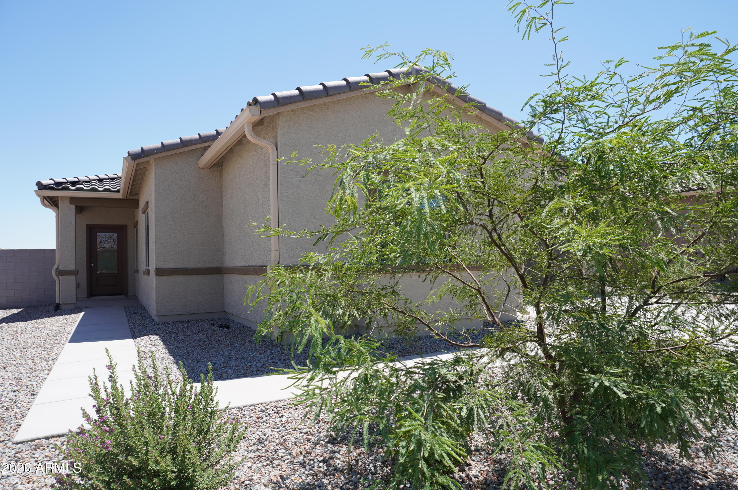 675 W CROWNED DOVE Trail