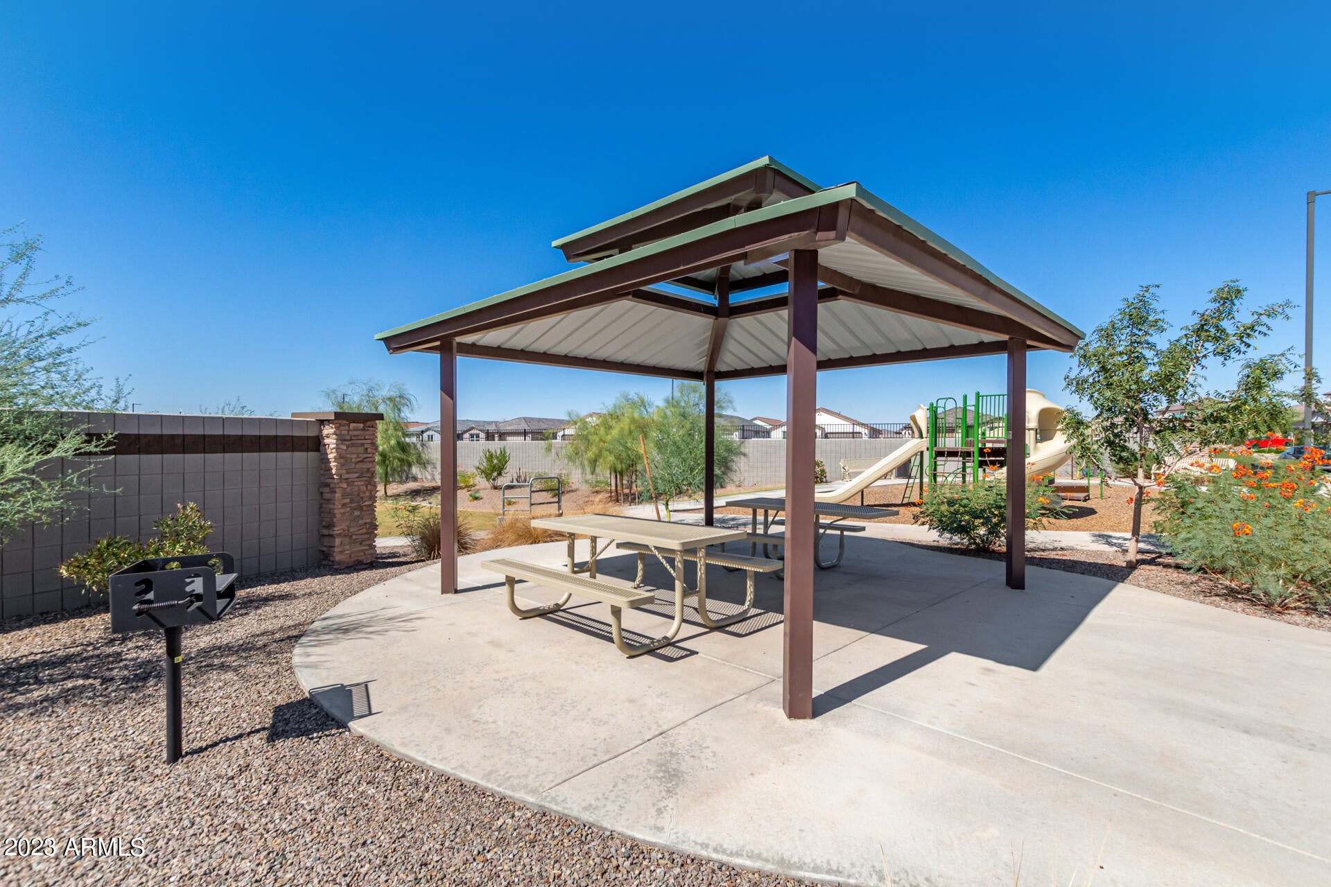 1282 E Ridgerock Loop