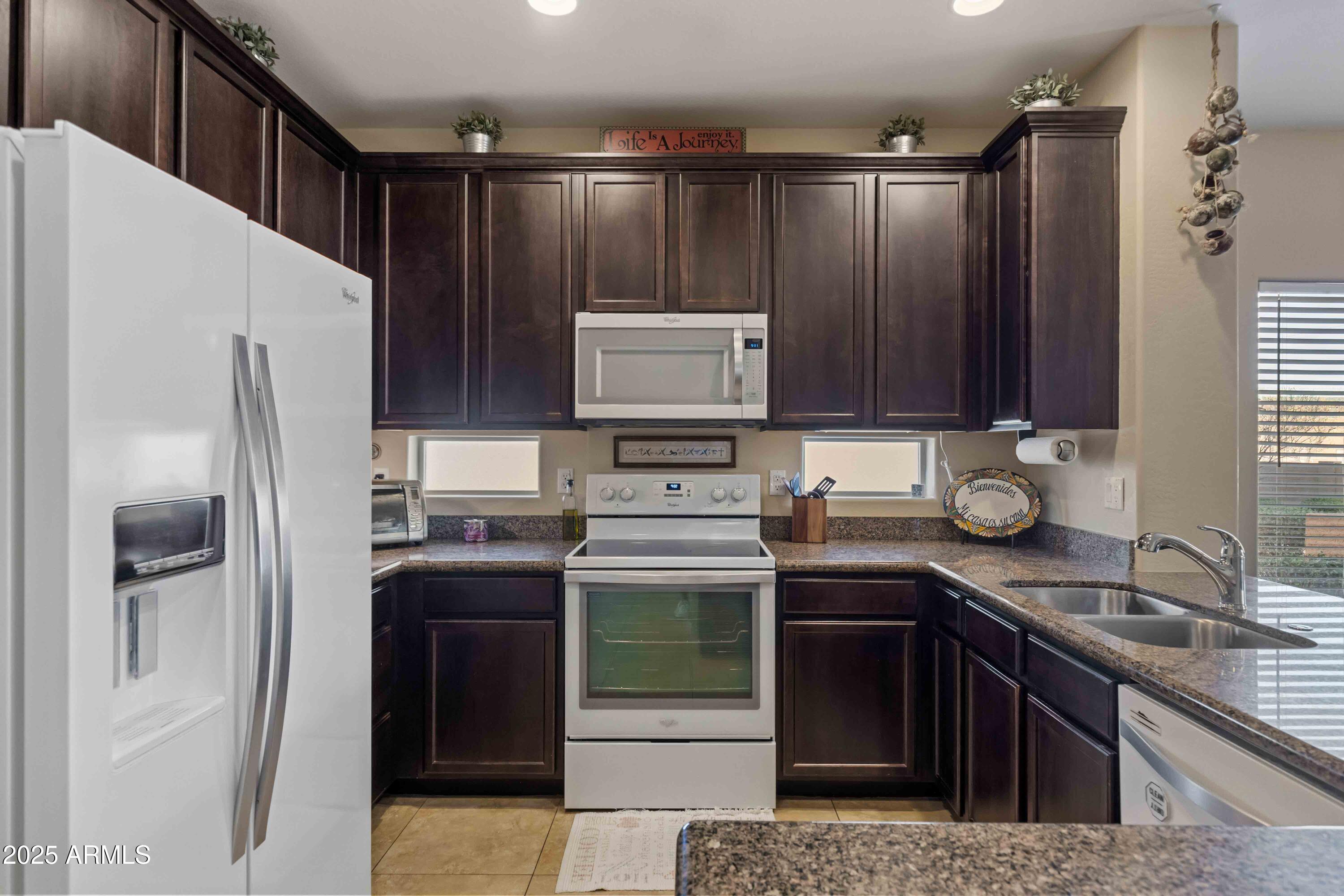 7726 E BASELINE Road 156