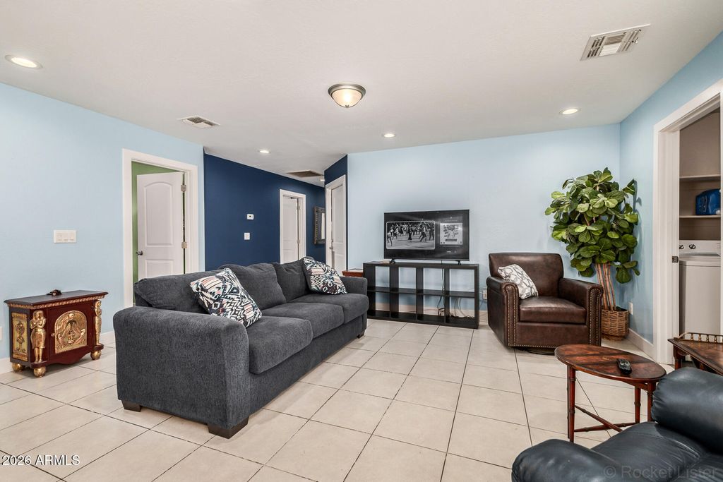 Photo of 438 N 63rd Lane, Phoenix, AZ 85043 (MLS # 6999140)