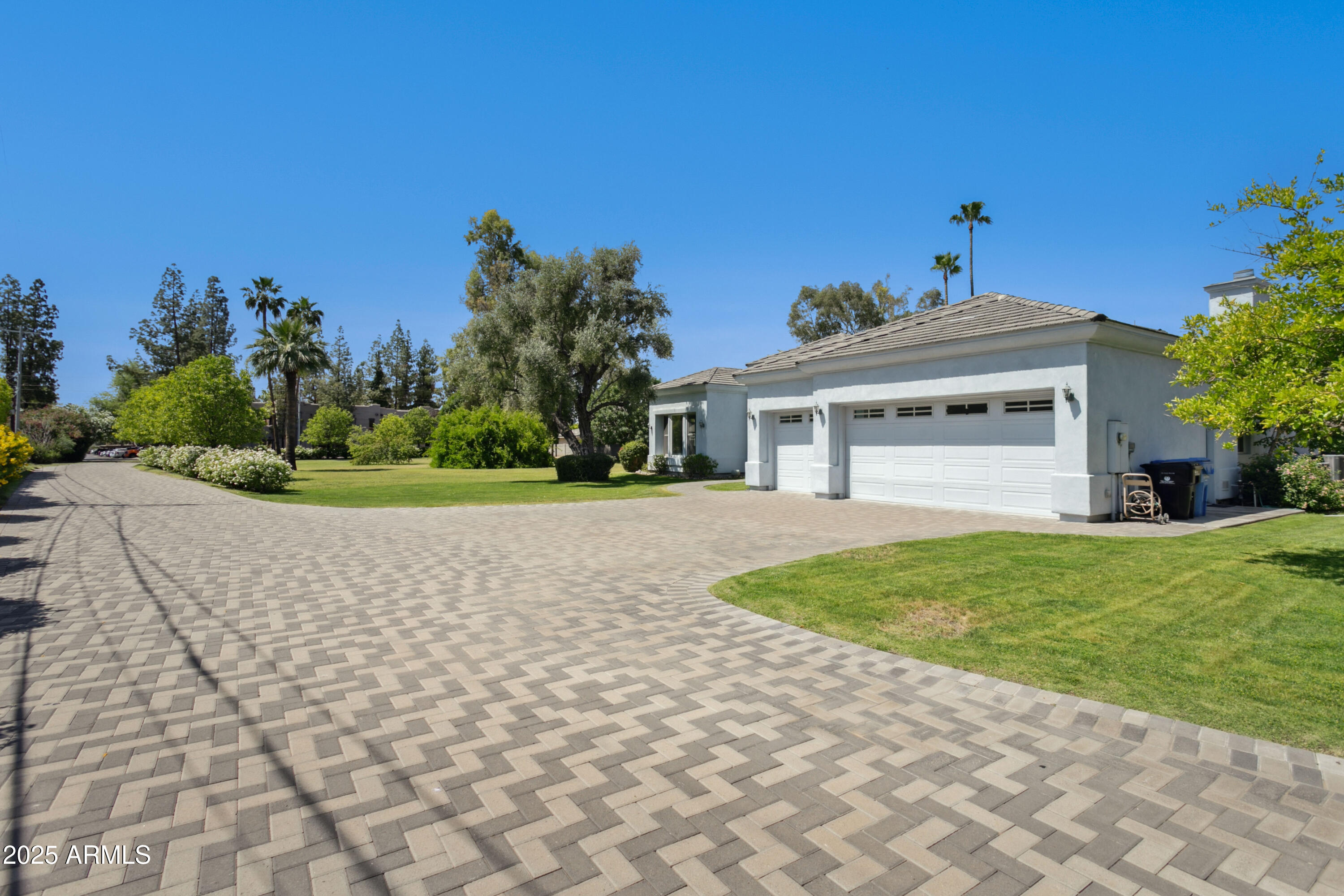 316 E BETHANY HOME Road