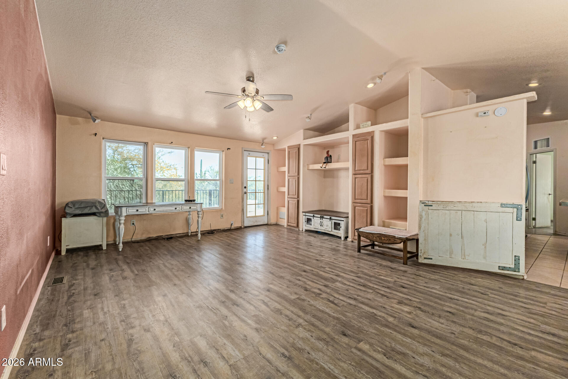 25206 W ROCKAWAY HILLS Drive