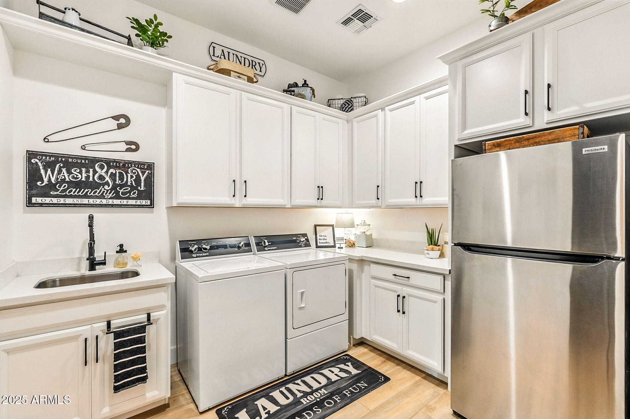 Queen Creek, Arizona 85142, United States, 4 Bedrooms Bedrooms, ,3 BathroomsBathrooms,Residential,Active,188562