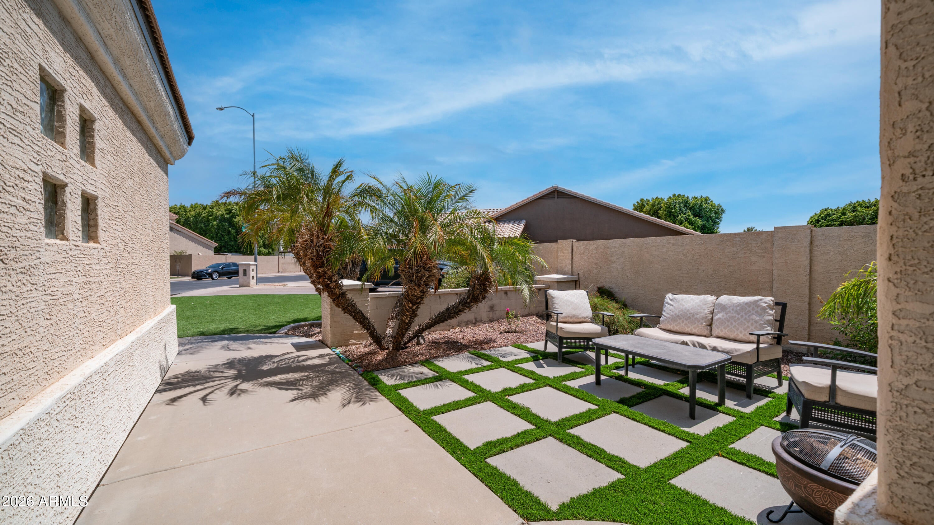 2342 N WINTHROP --