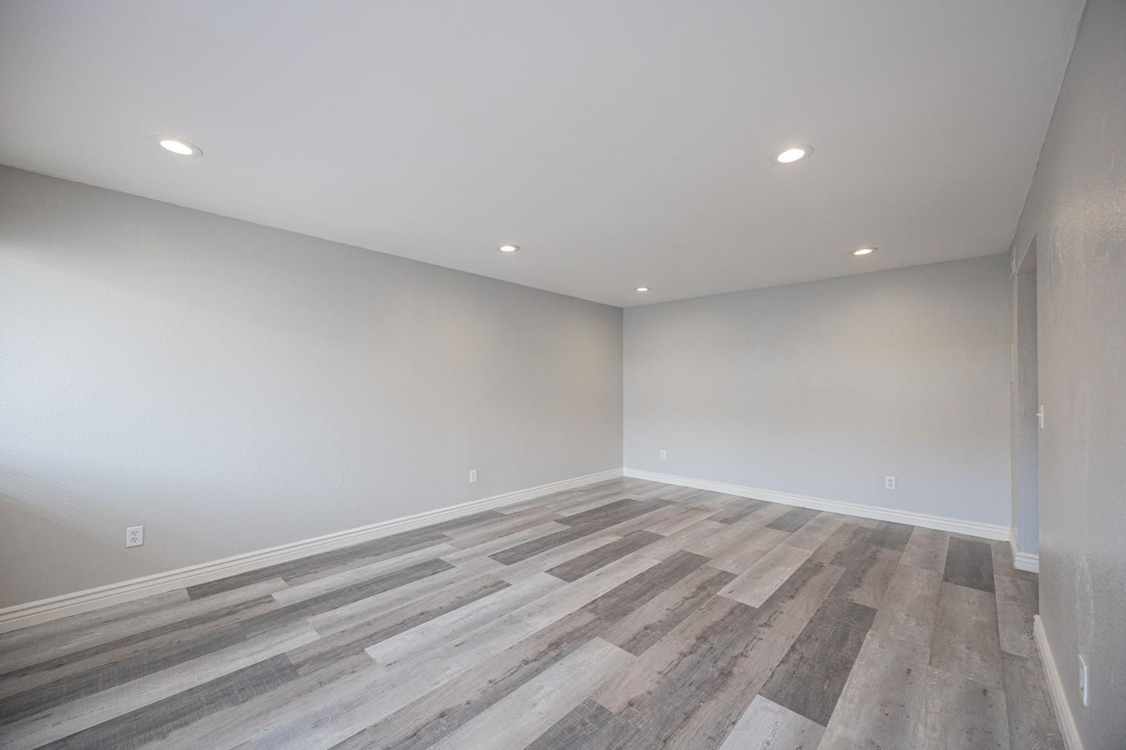 2674 N 43rd Avenue C